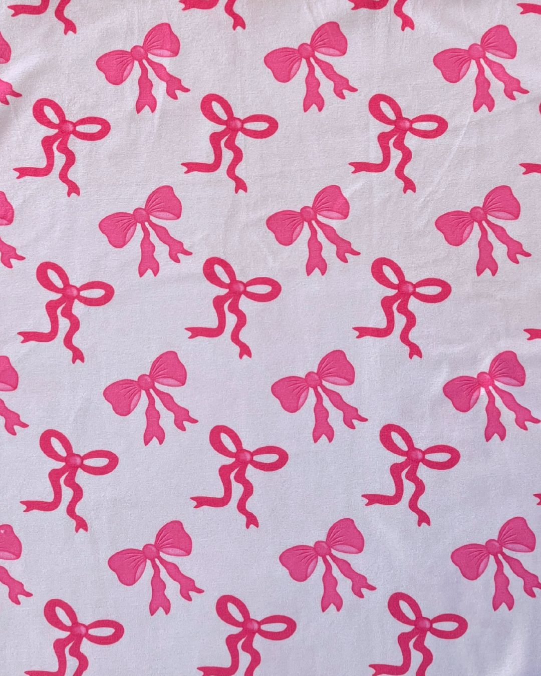 Boucles (fond rose)