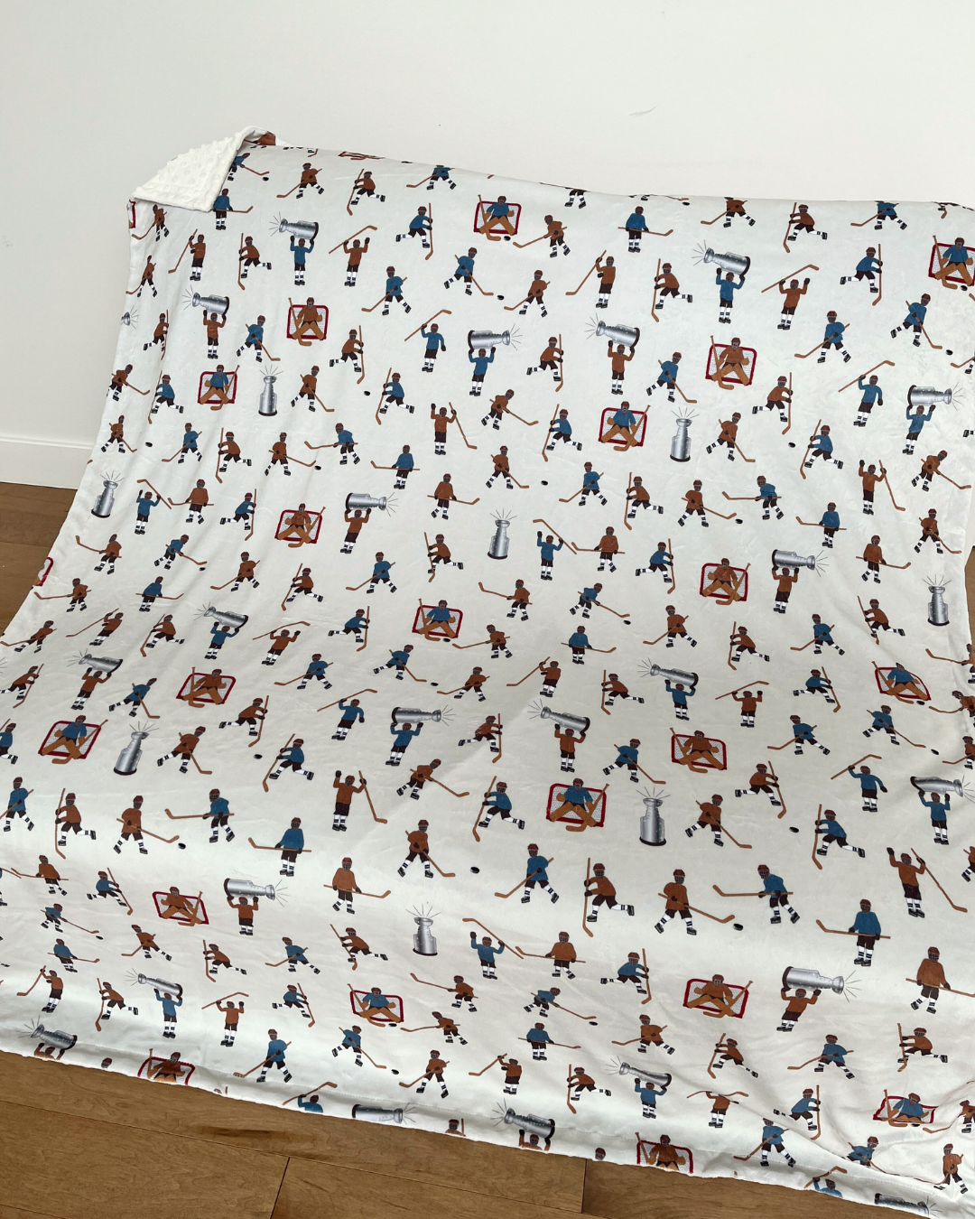 Medium Blanket: Hockey players (blue vs brown)