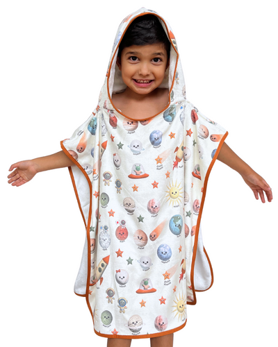 Hooded towel for children (18 months to 5 years): Cream background space