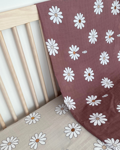 Fitted muslin sheet for bassinet : Daisies BOHO (Cream background)