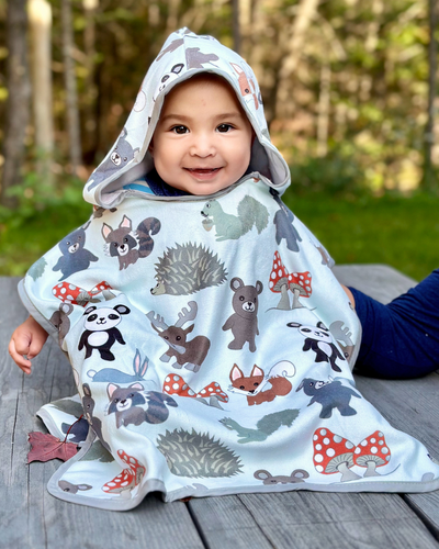 Serviette à capuchon pour bébé (0-18 mois) : Animaux de la forêt et champignons
