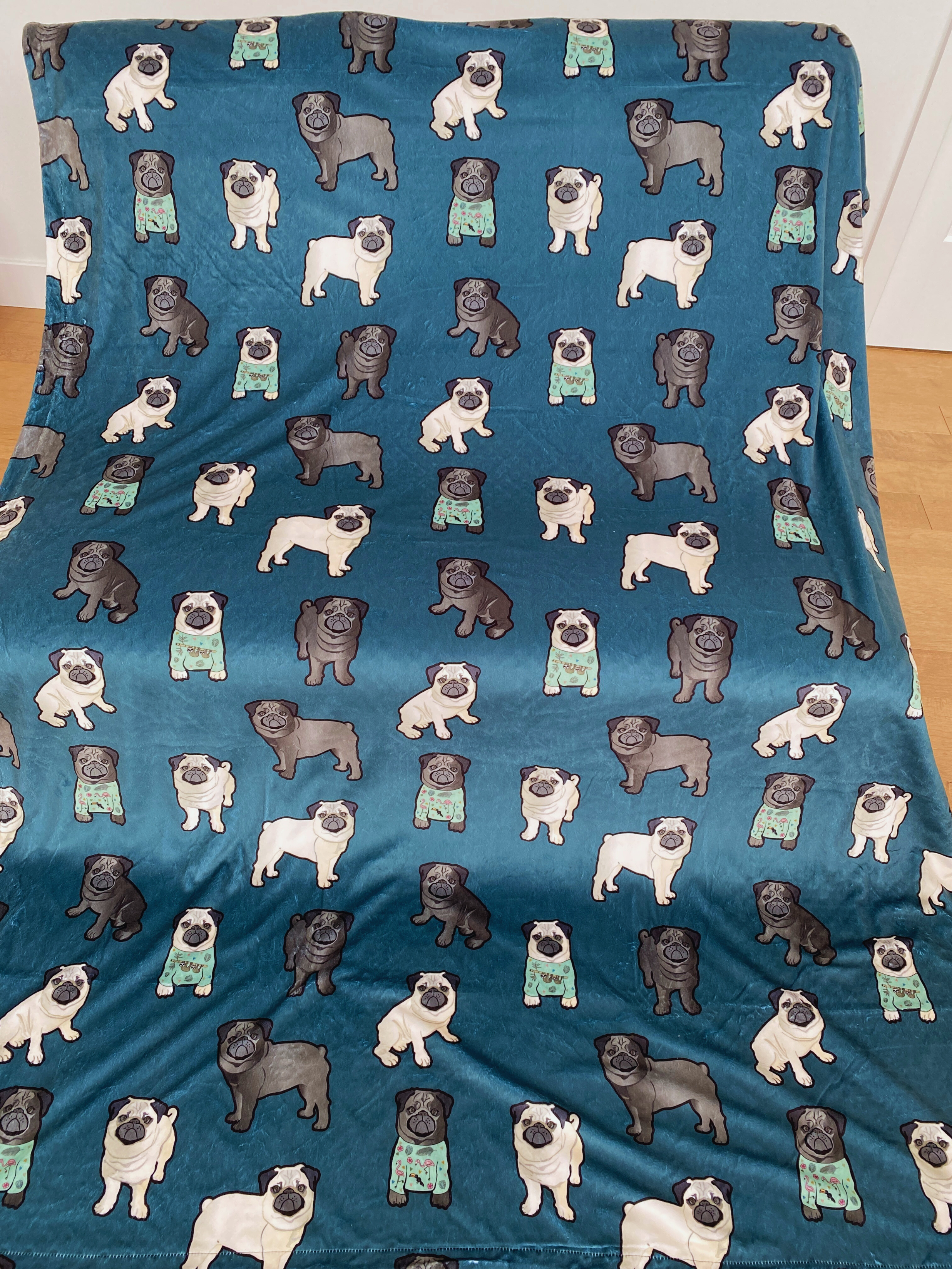 Giant Blanket: Lovely Pugs (Teal)