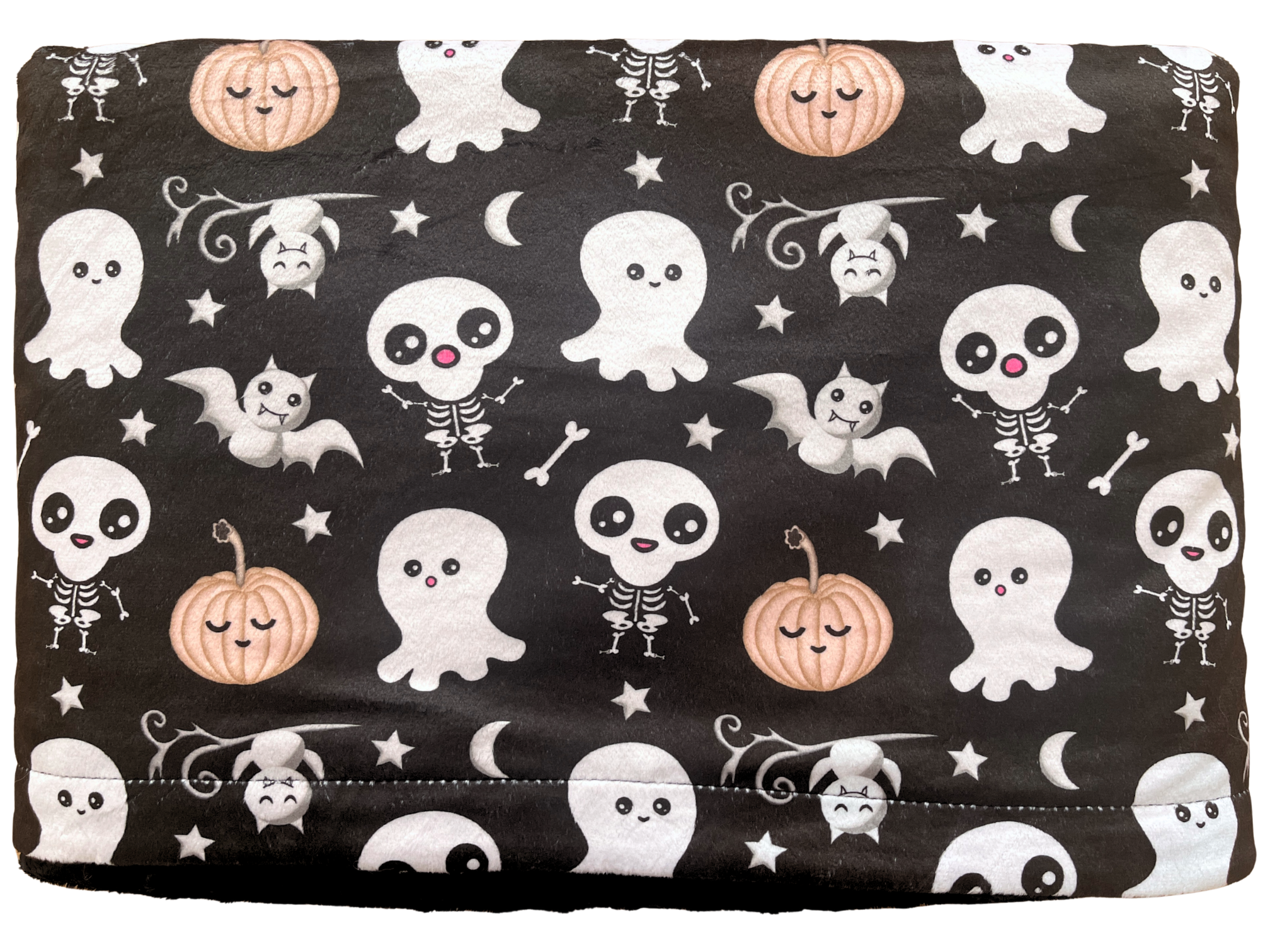 Couverture de bébé : Squelettes drôles, fantômes mignons, chauves-souris coquettes et citrouilles endormies (fond noir)