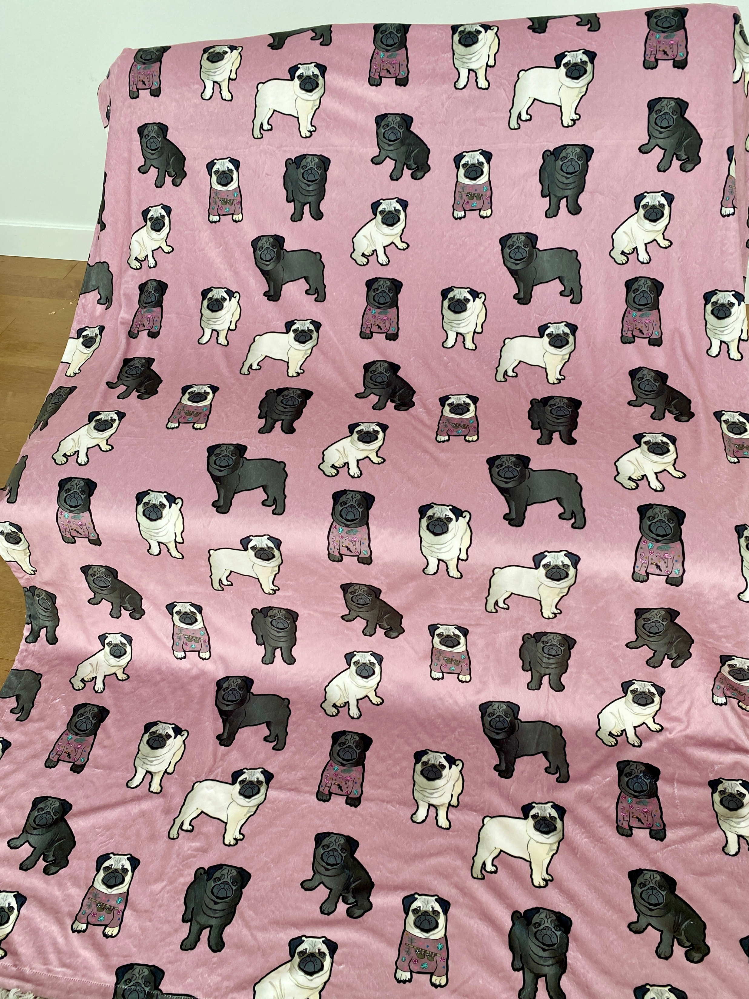 Couverture Géante : Ravissants Pugs (Rose)