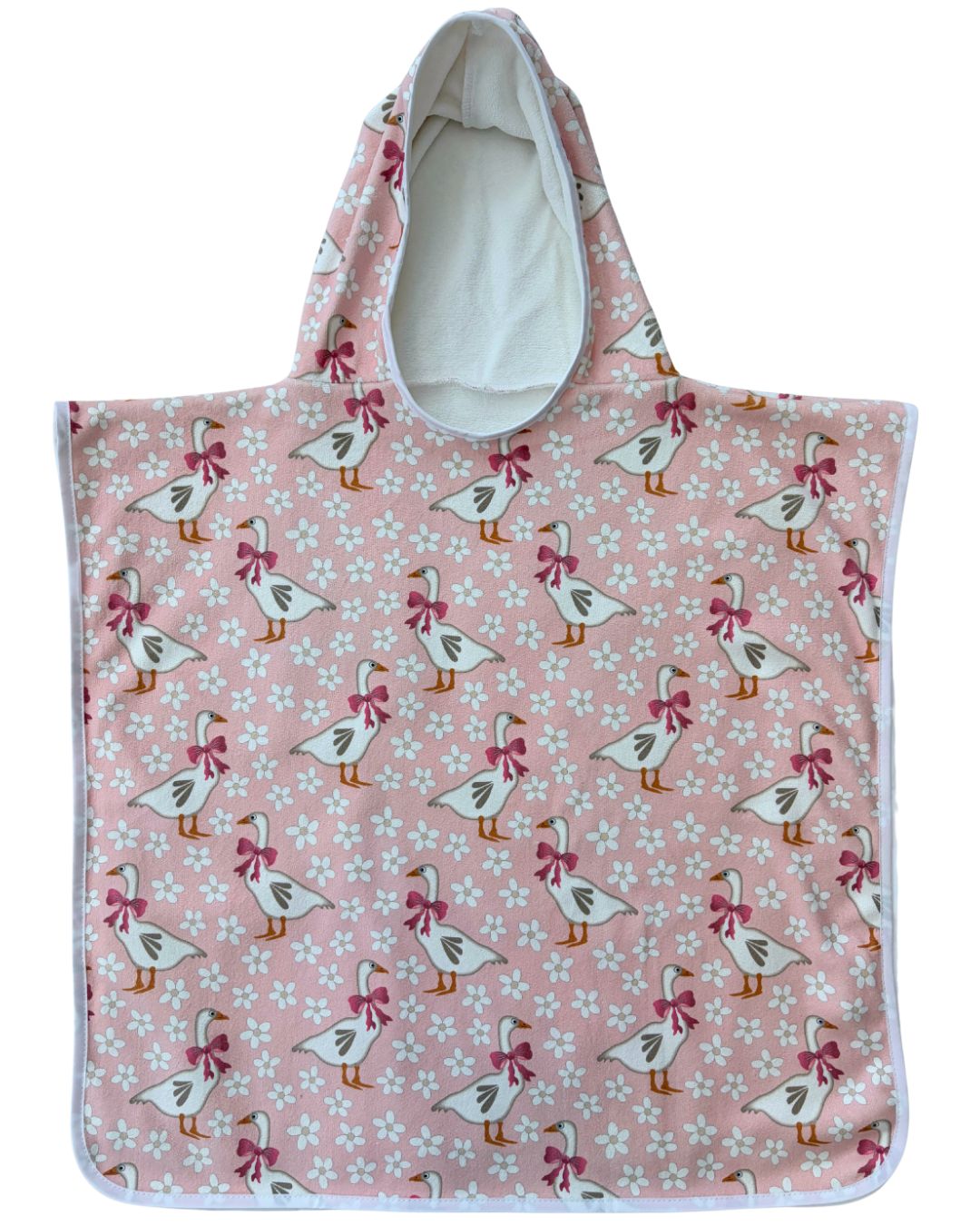 Serviette poncho à capuchon pour enfant (18 mois à 5 ans) : Oies jardins de marguerites fond rose