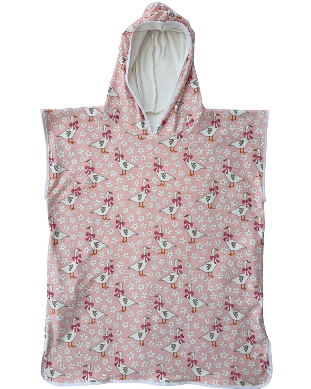Serviette poncho à capuchon pour adulte et enfant : Oies jardins de marguerites fond rose