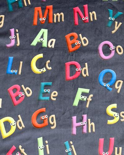 Serviette à capuchon pour enfant (18 mois à 5 ans) : Les sympathiques alphabets