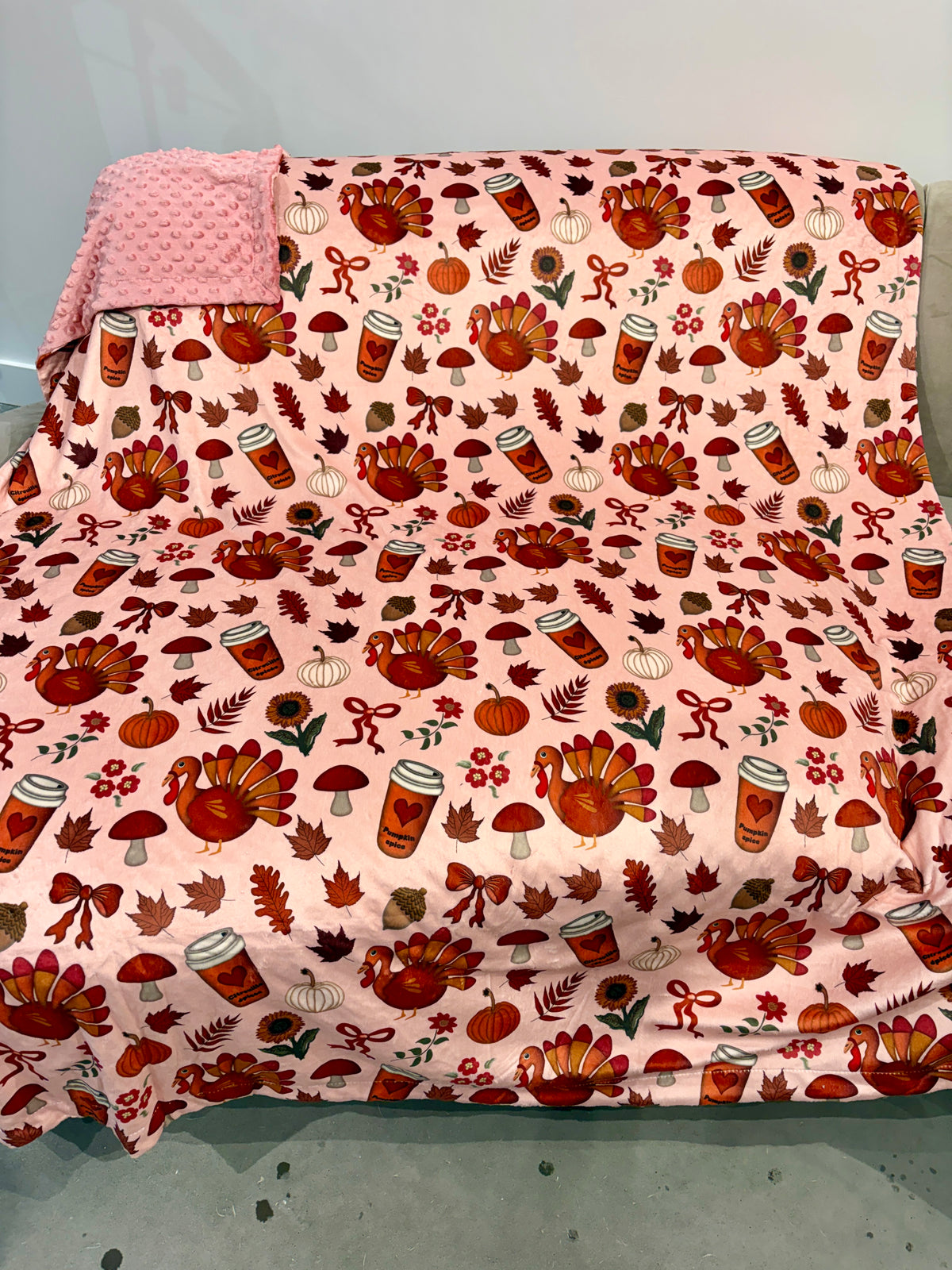 Couverture Moyenne : Dindons d’automne (fond rose)