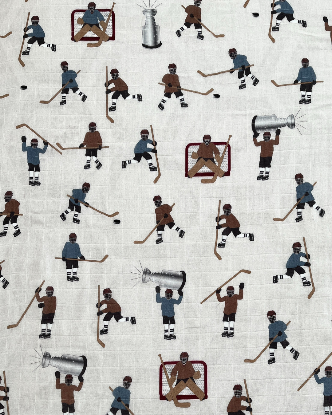 Fitted muslin sheet for bassinet : Hockey players (blue vs brown)