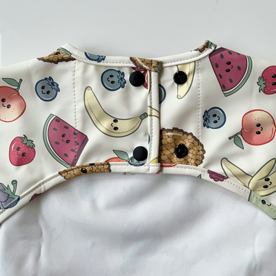 Long-sleeve waterproof bib with pocket: Cute fruits