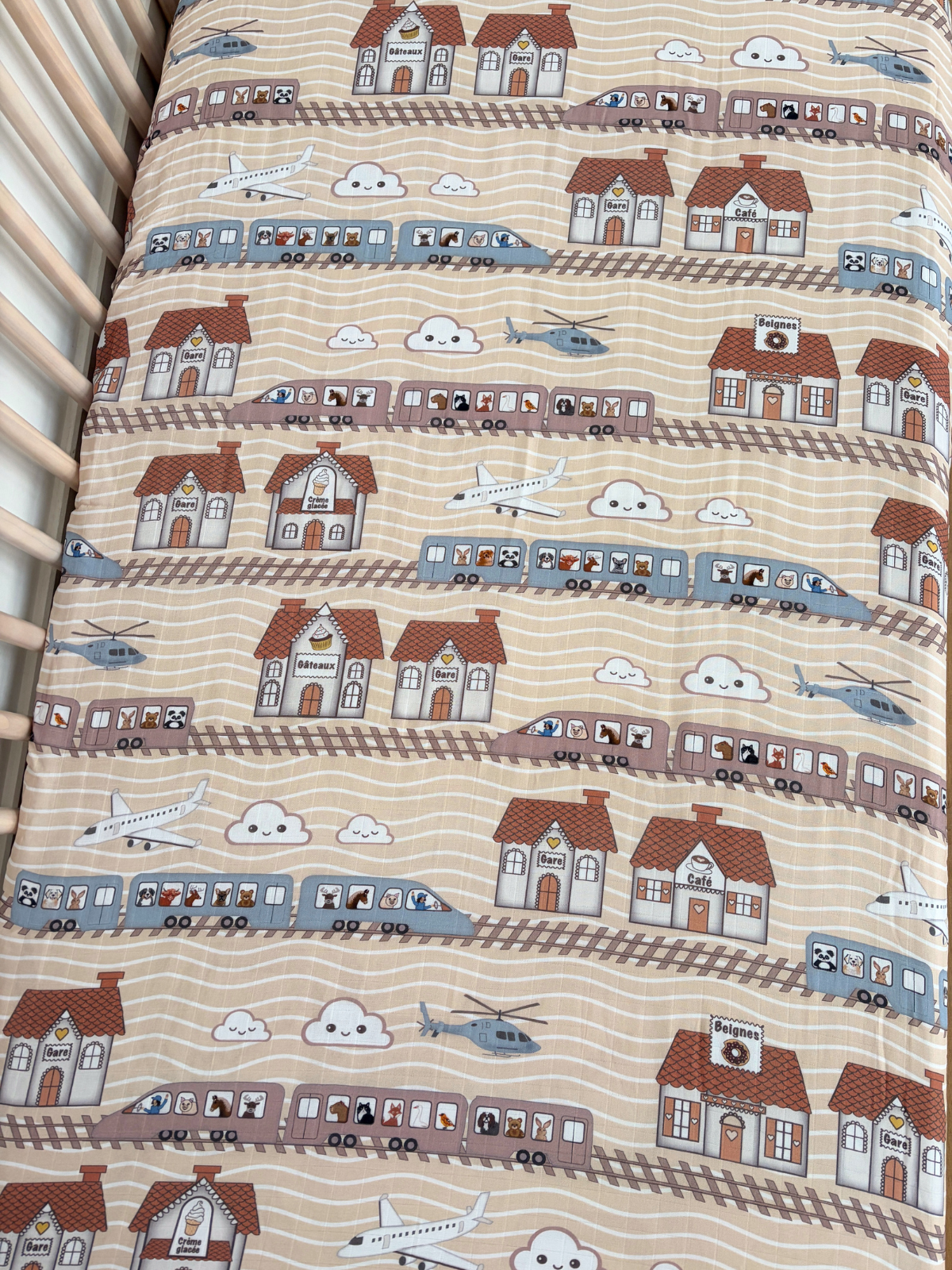 Drap contour pour bassinette en mousseline : Train des animaux