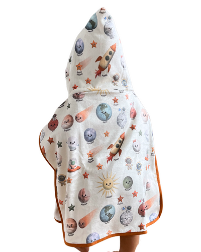 Hooded towel for baby (0-18 months): Cream background space