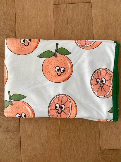 Hooded Kid Towel (18 months to 5 years): Smiling Clementine