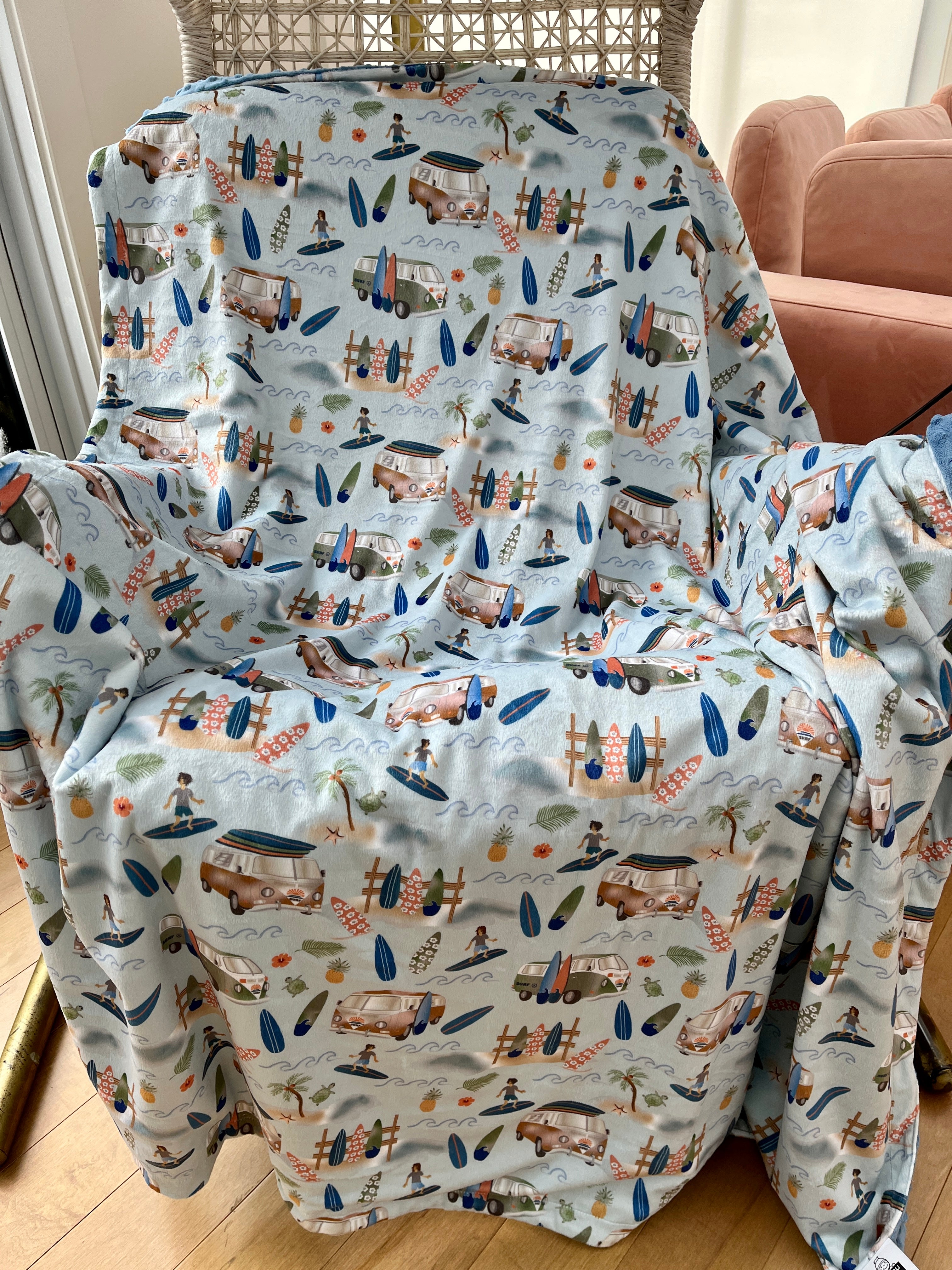 Couverture Moyenne : Journée de surf en westfalia