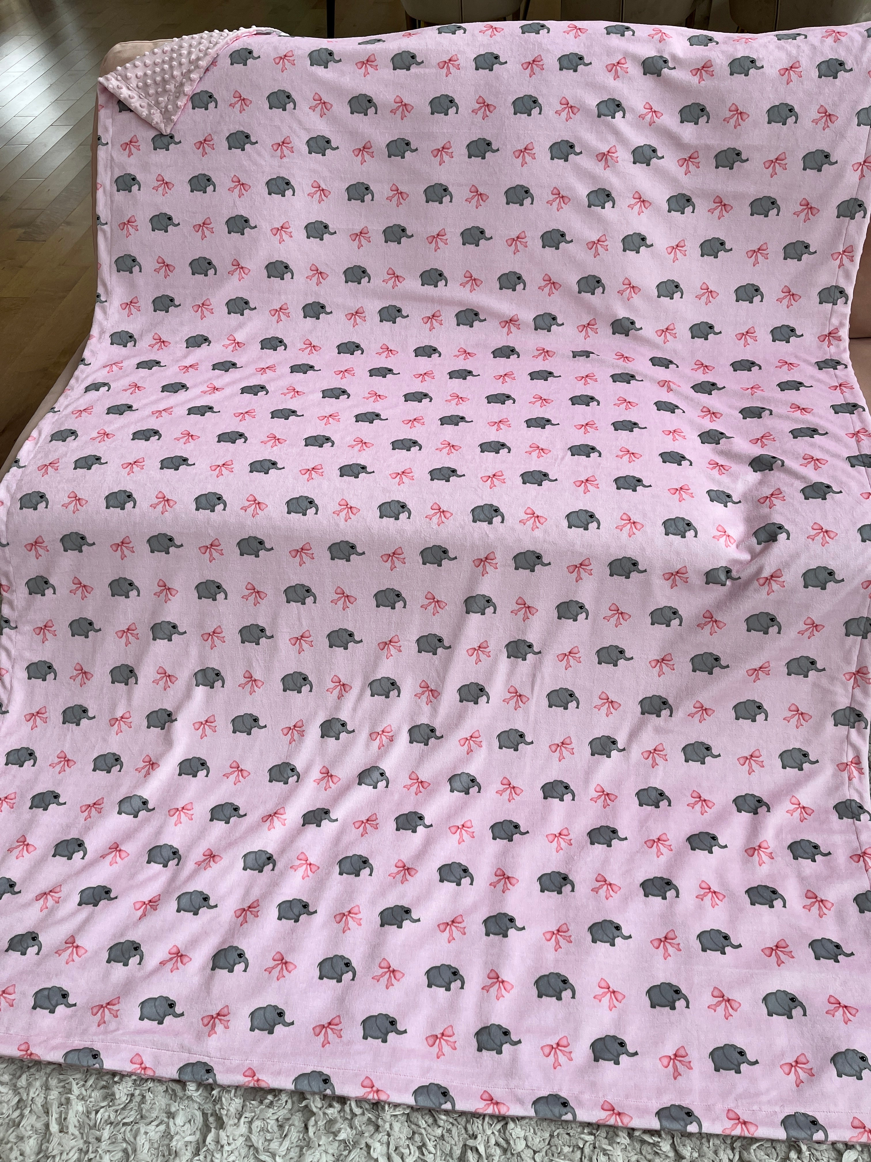 Couverture Géante : Éléphants mignons et boucles