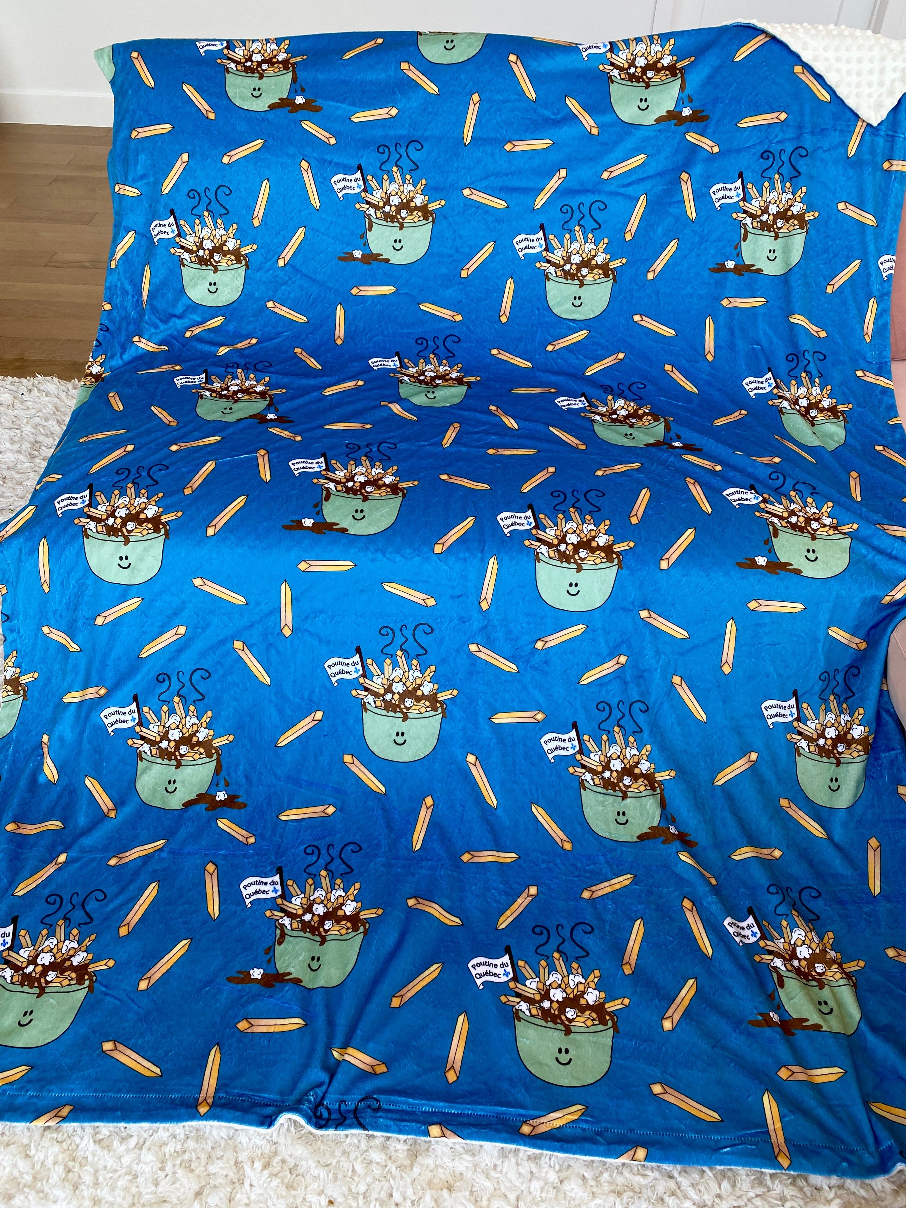 Giant blanket: Quebec Poutine (Blue Background)