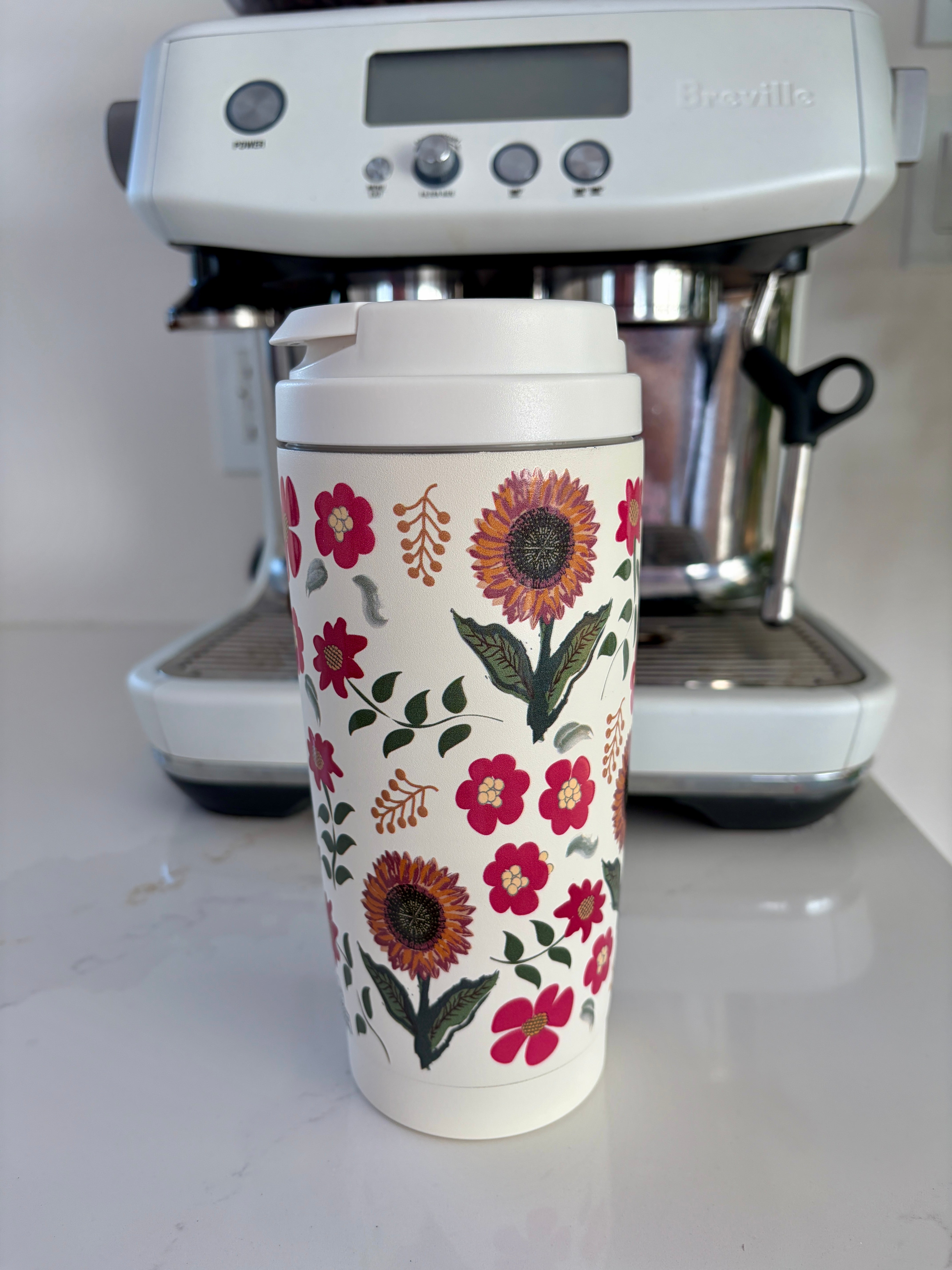 Tasse de café isoterme 500 ml : Motif floral de teinte bourgogne et petites citrouilles