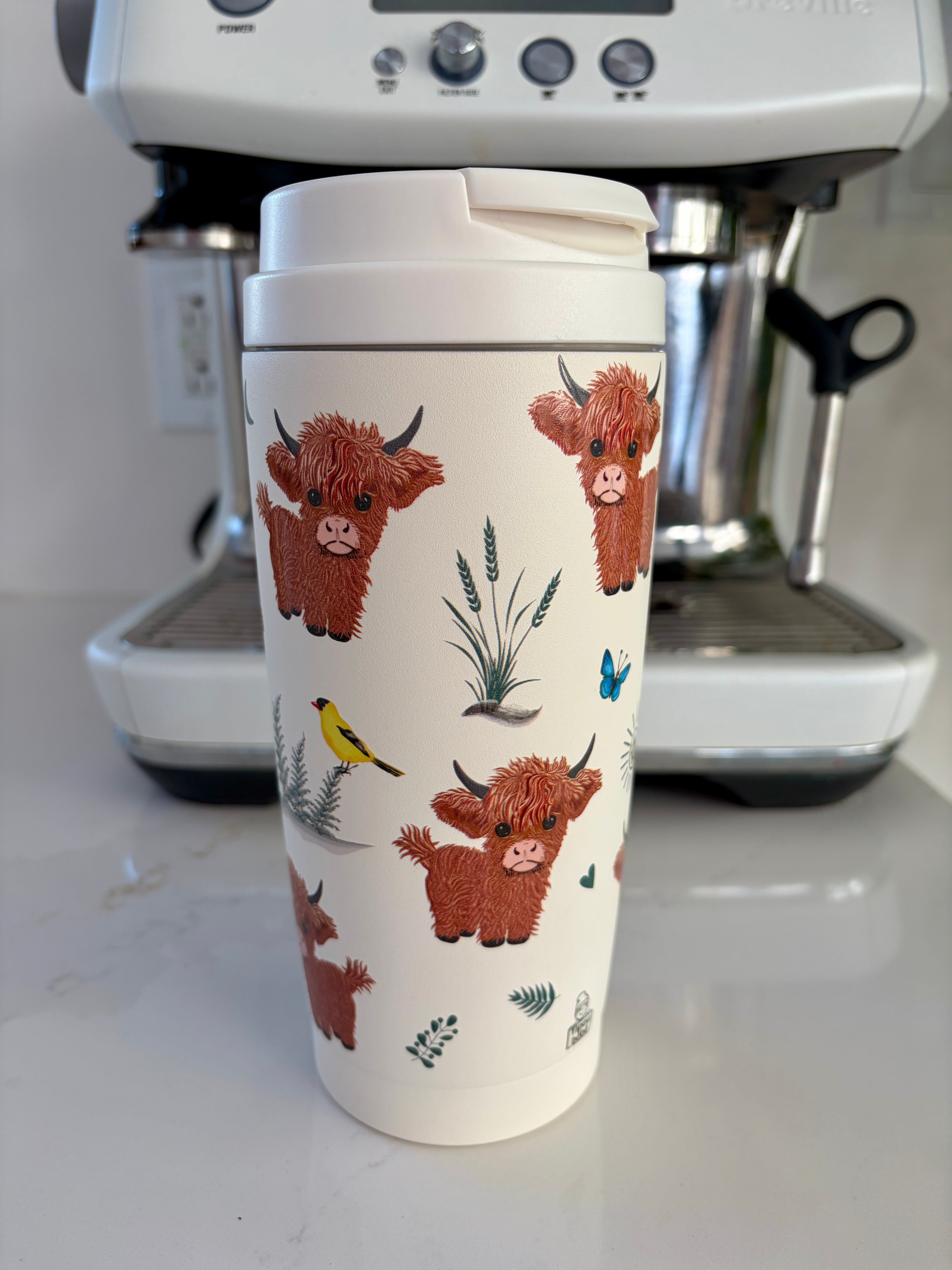 Tasse de café isoterme 500 ml : Vaches Highland (fond beige)