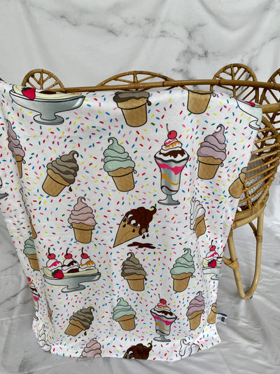 Baby blanket: Pastel colored ice creams
