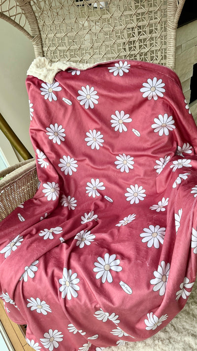 Average Coverage: BOHO Daisies (raspberry background)