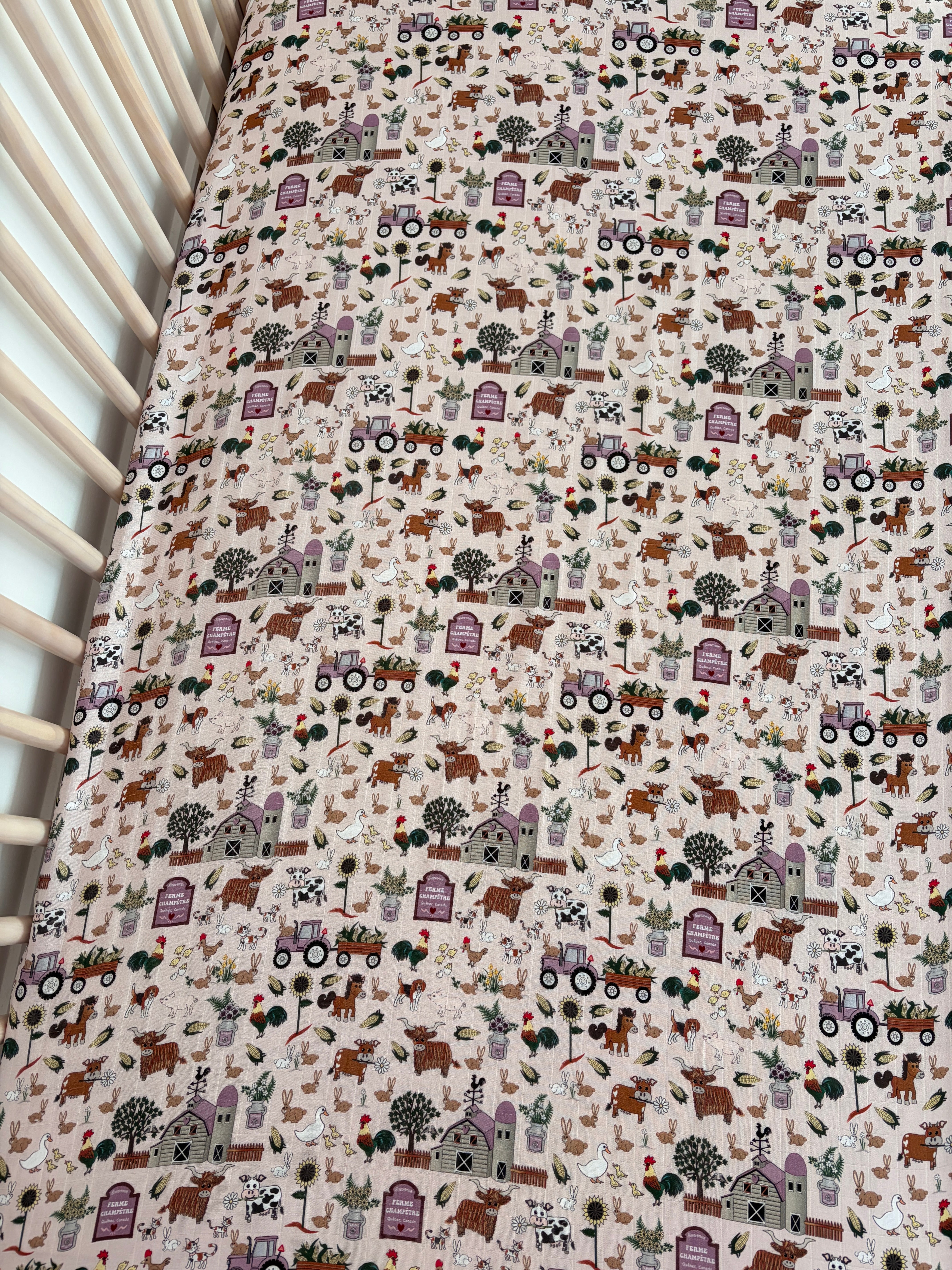 Drap contour pour bassinette en mousseline : Ferme champêtre teinte de rose