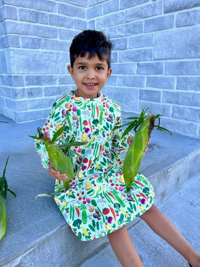 TABLIER d’art et de cuisine imperméable pour enfant (4 à 7 ans) : Le potager de légumes en folie