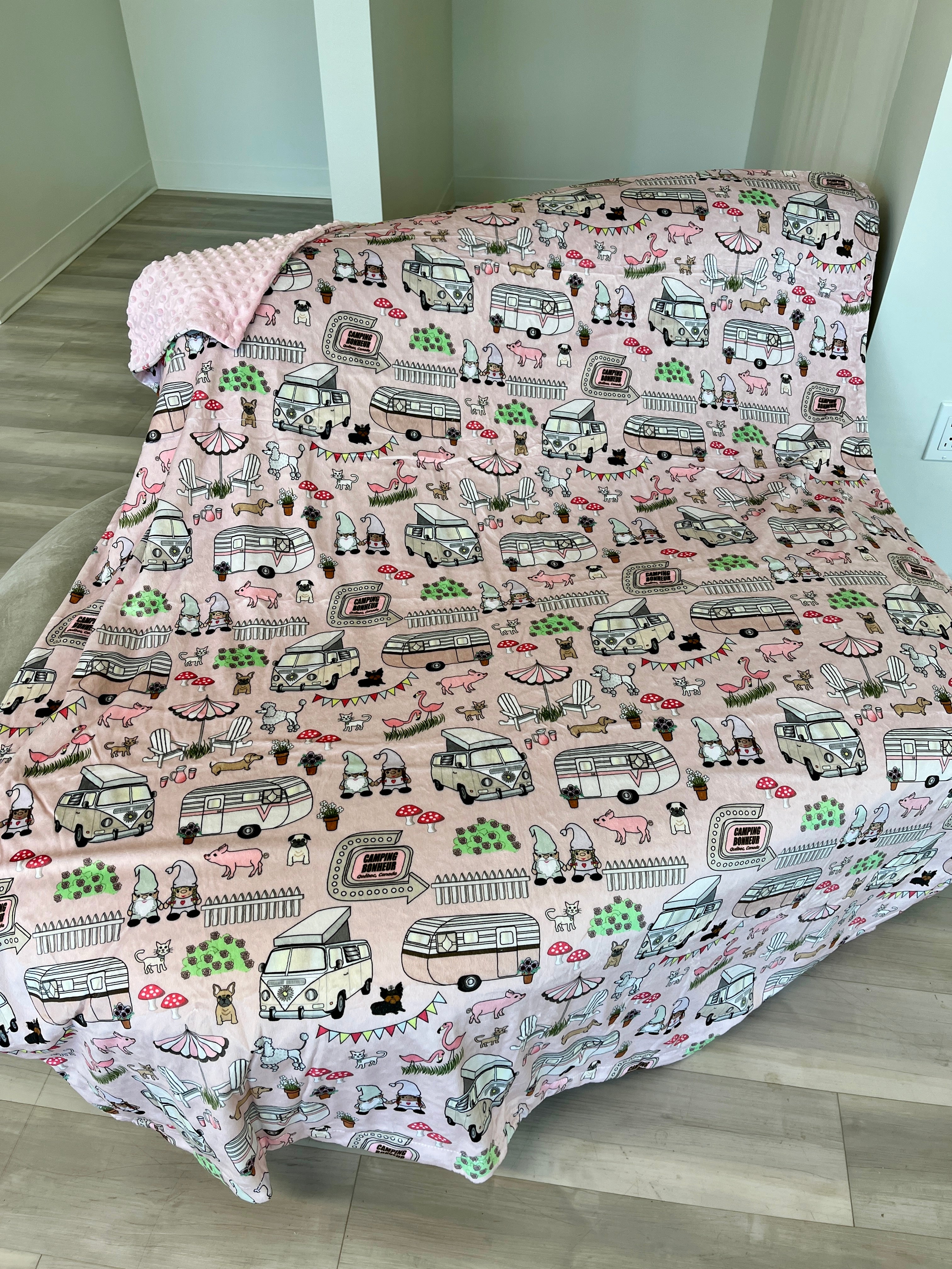 Couverture Moyenne : Camping bonheur rose