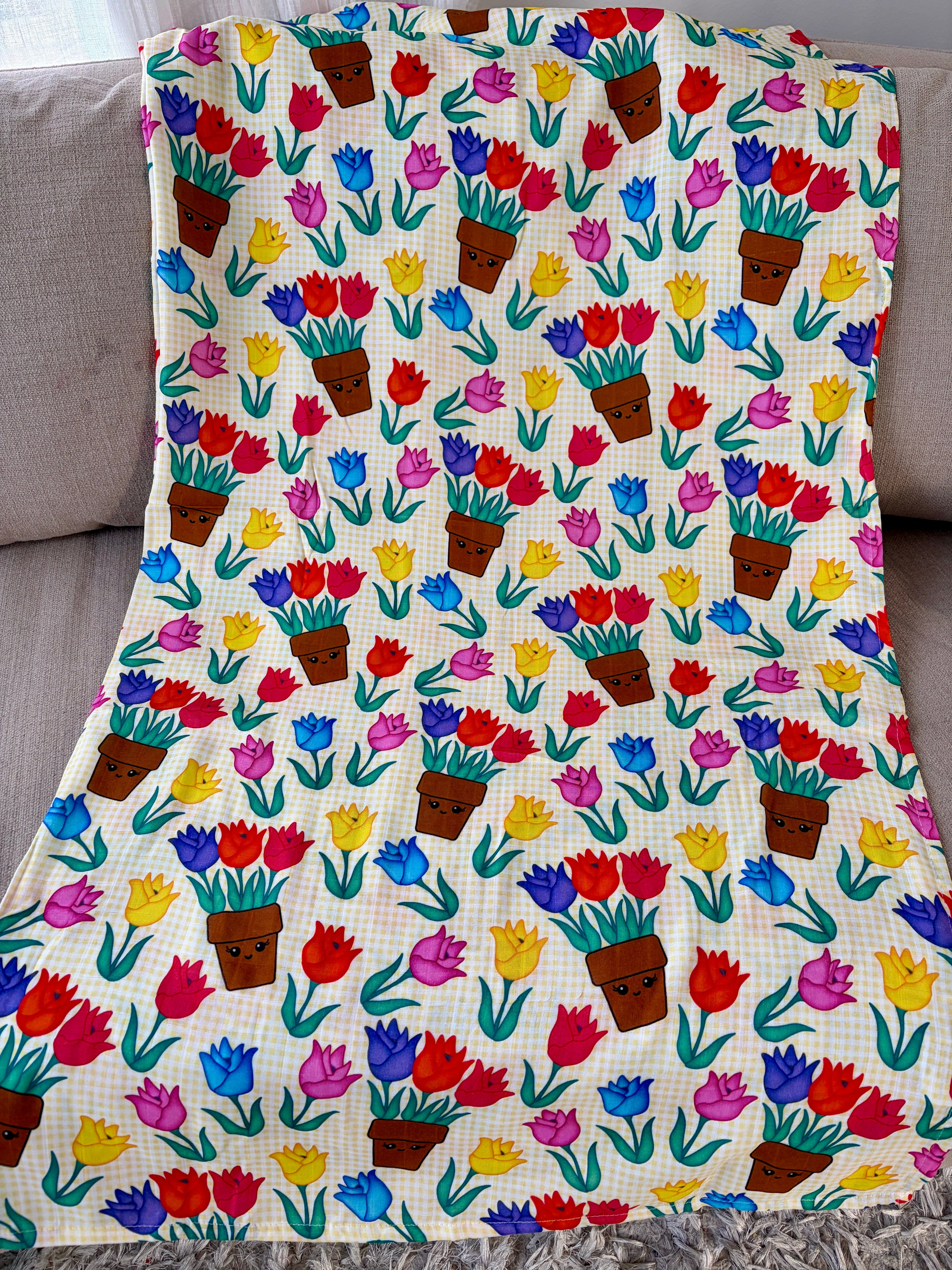 Couverture de mousseline: Tulipes dans le jardin