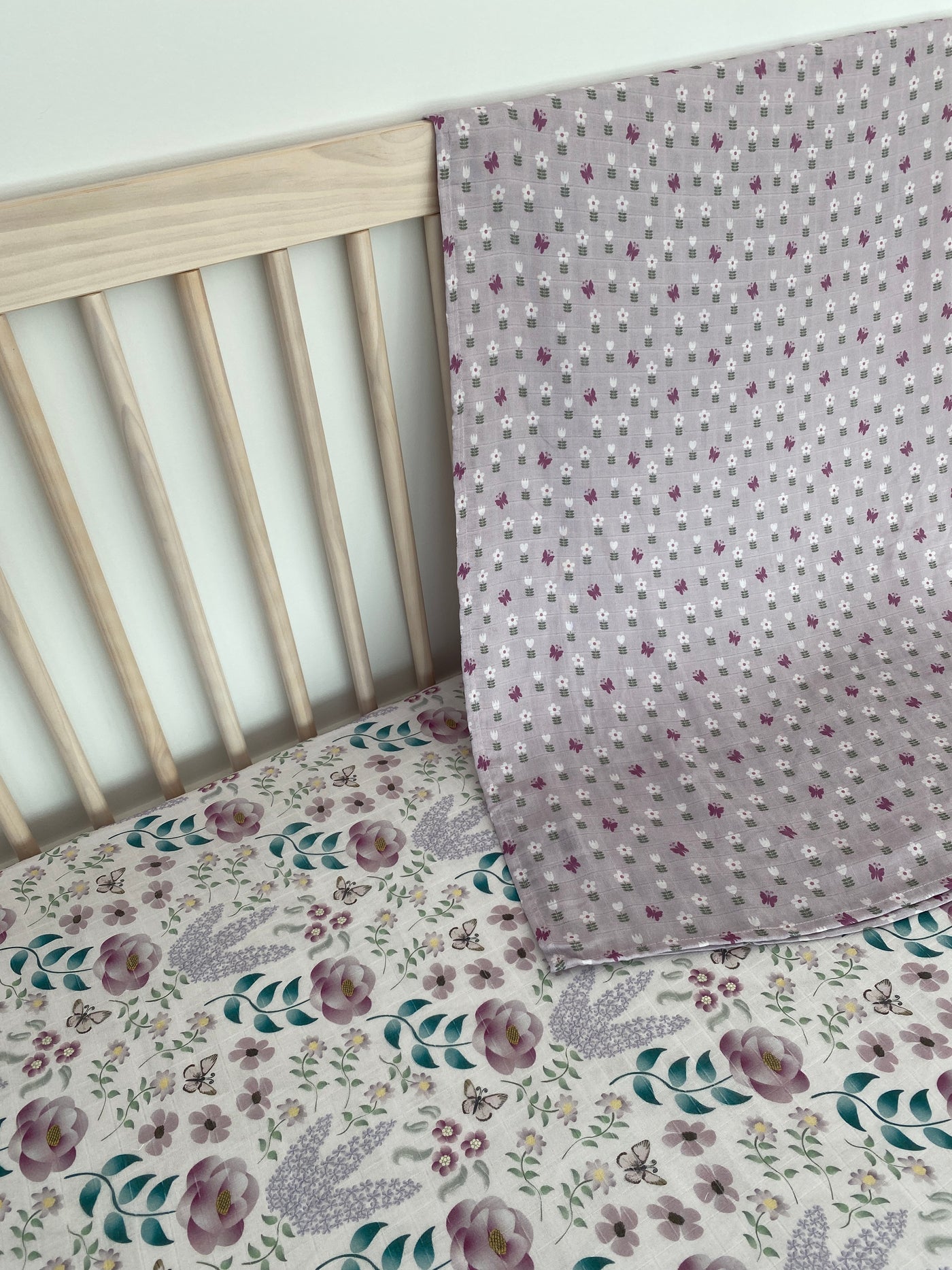 Fitted muslin sheet for bassinet : Layla's Garden