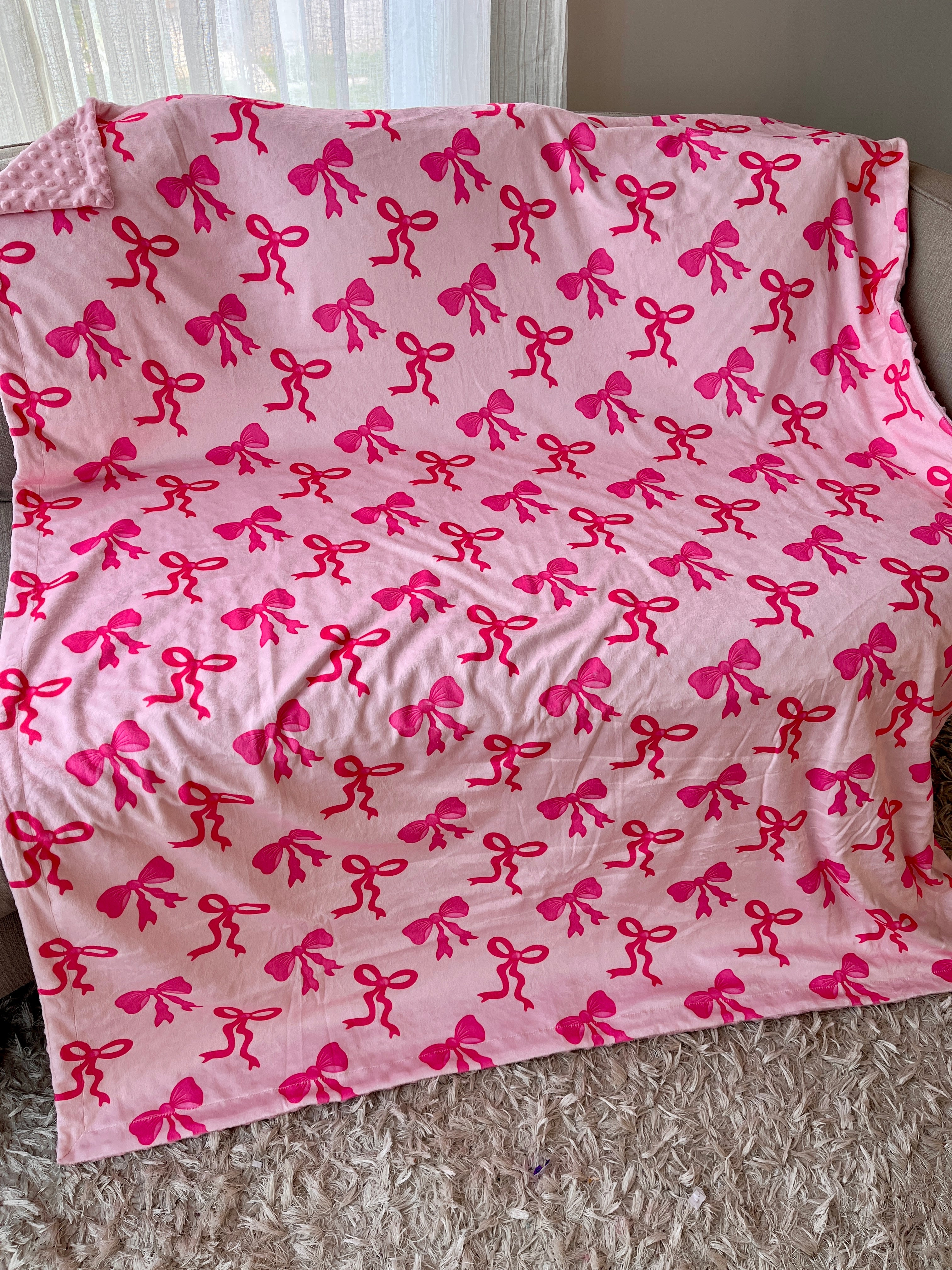 Couverture Moyenne : Boucles (fond rose)