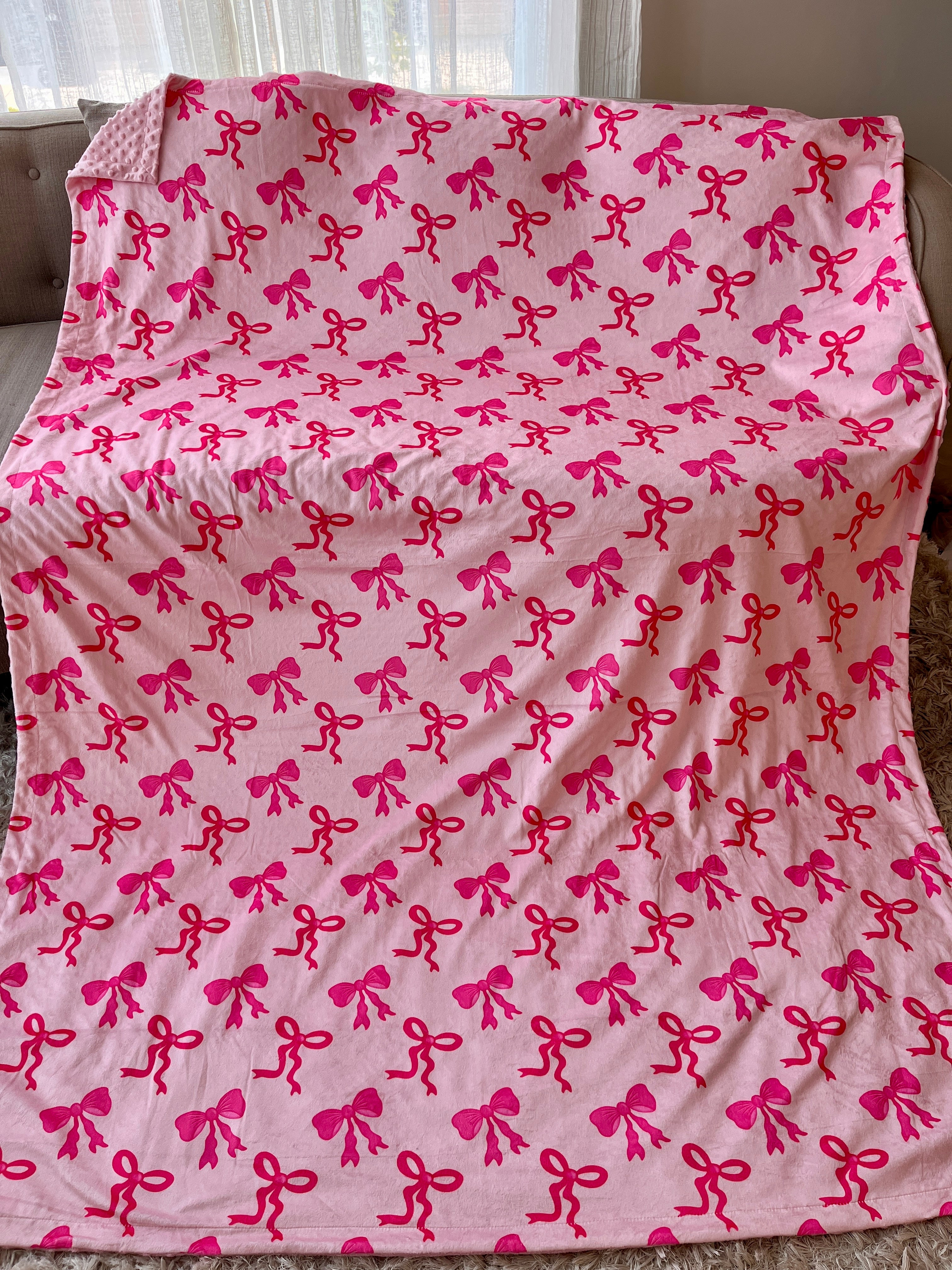 Couverture Géante : Boucles (fond rose)