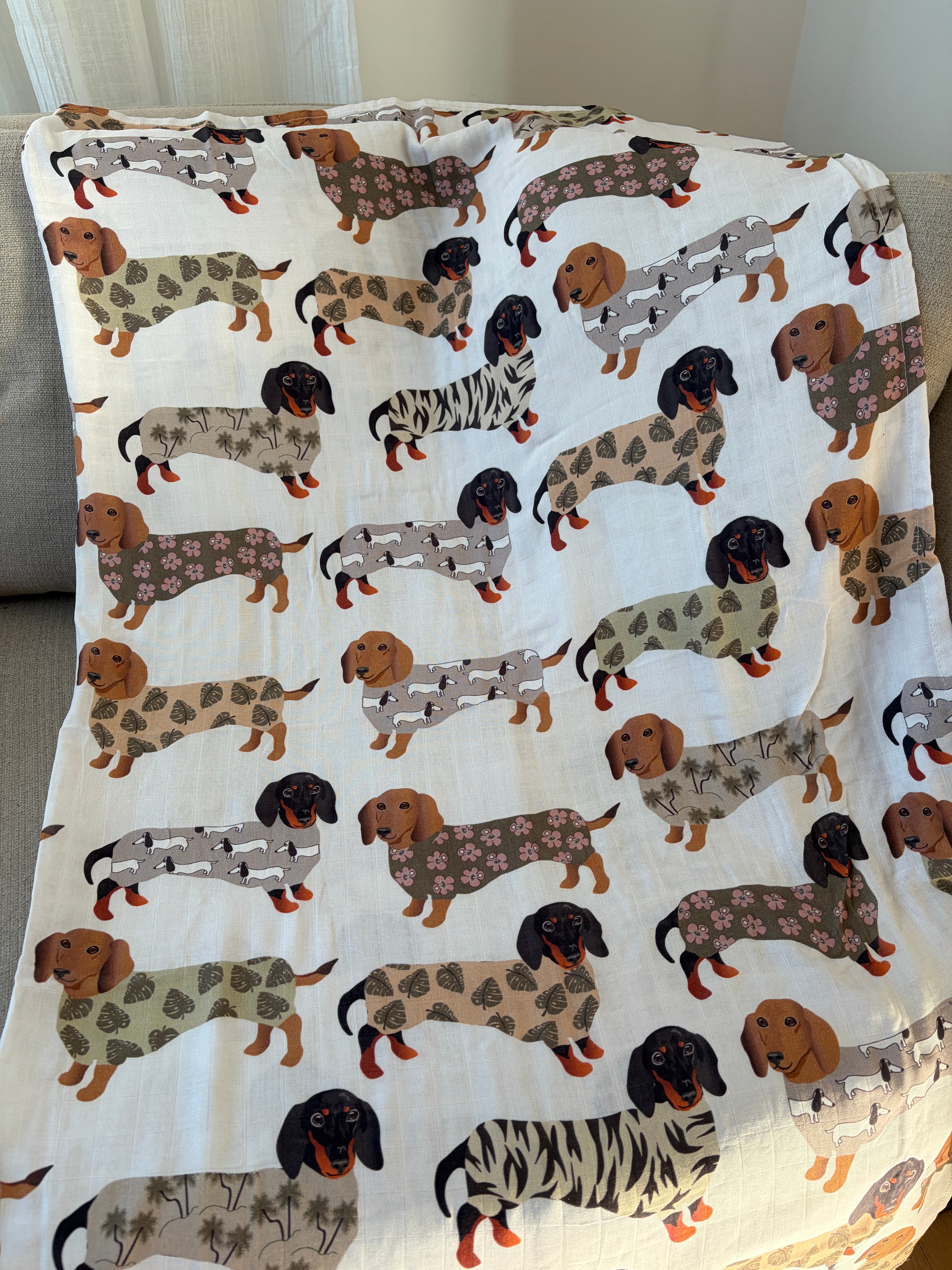 Couverture de mousseline: Chiens Saucisses en Chandail