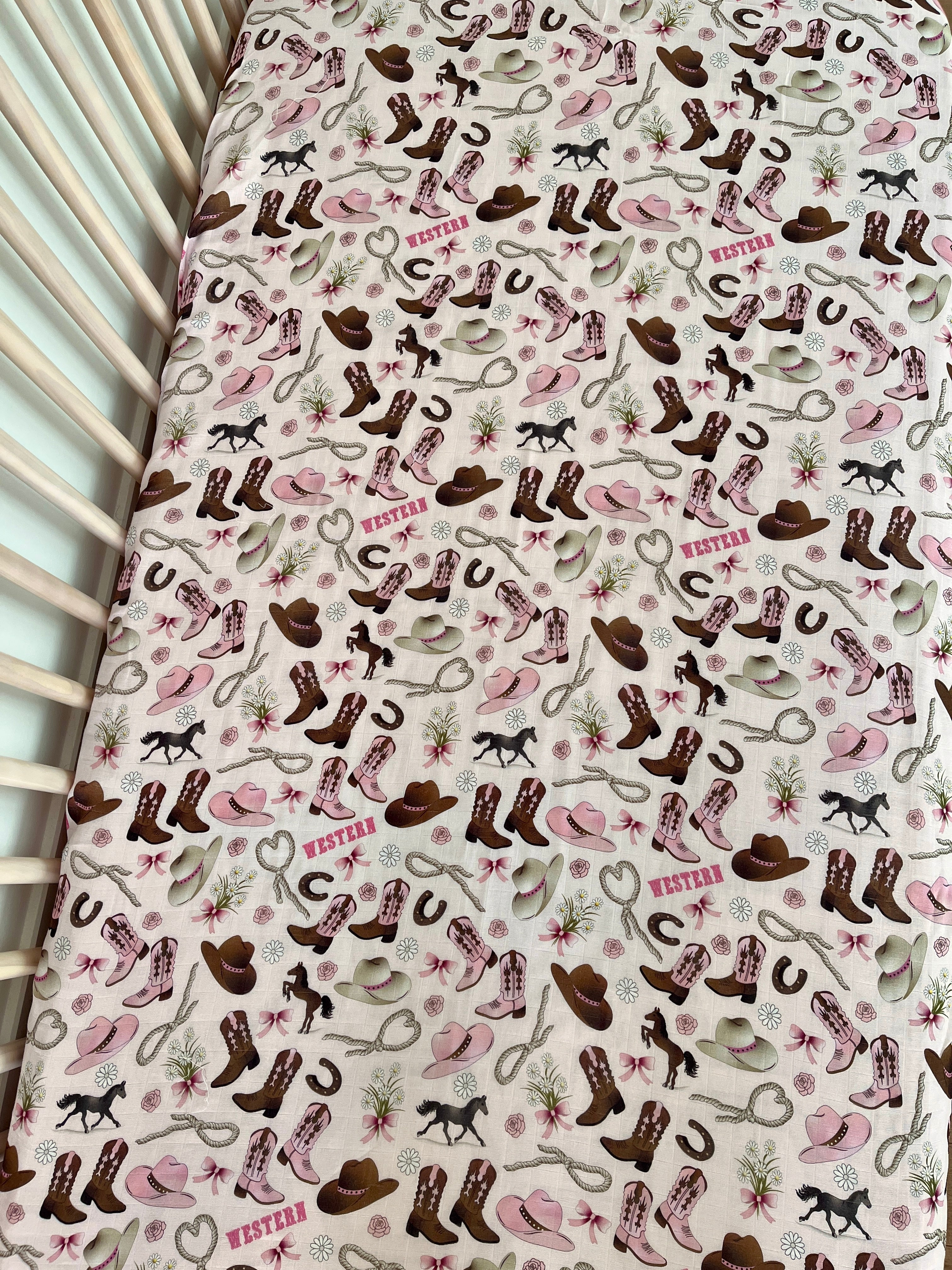 Drap contour pour bassinette en mousseline : Western cowboy rose