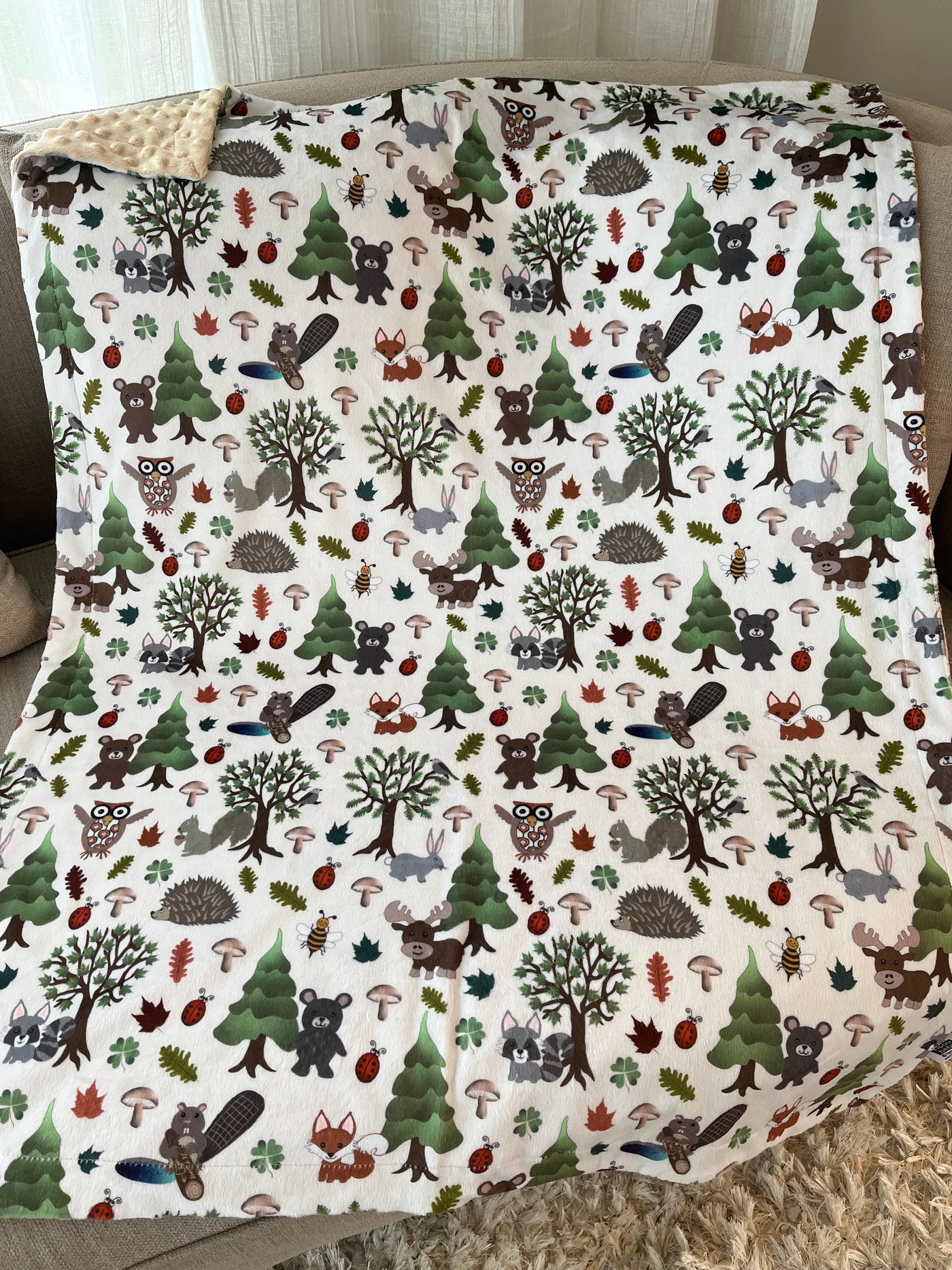 Couverture de bébé : Animaux de la forêt joyeux