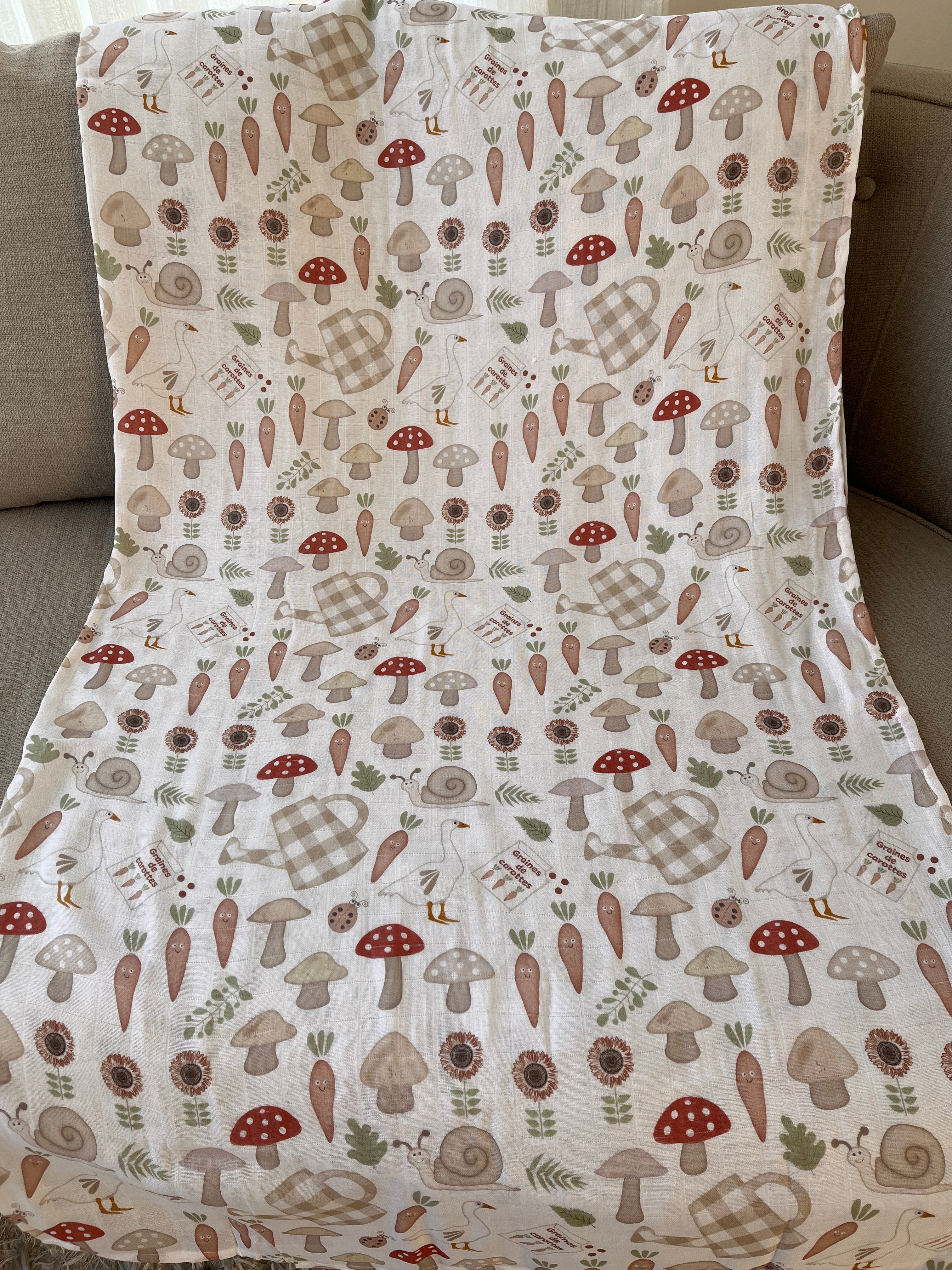 Couverture de mousseline: Oies dans un jardin de carottes collection monde merveilleux