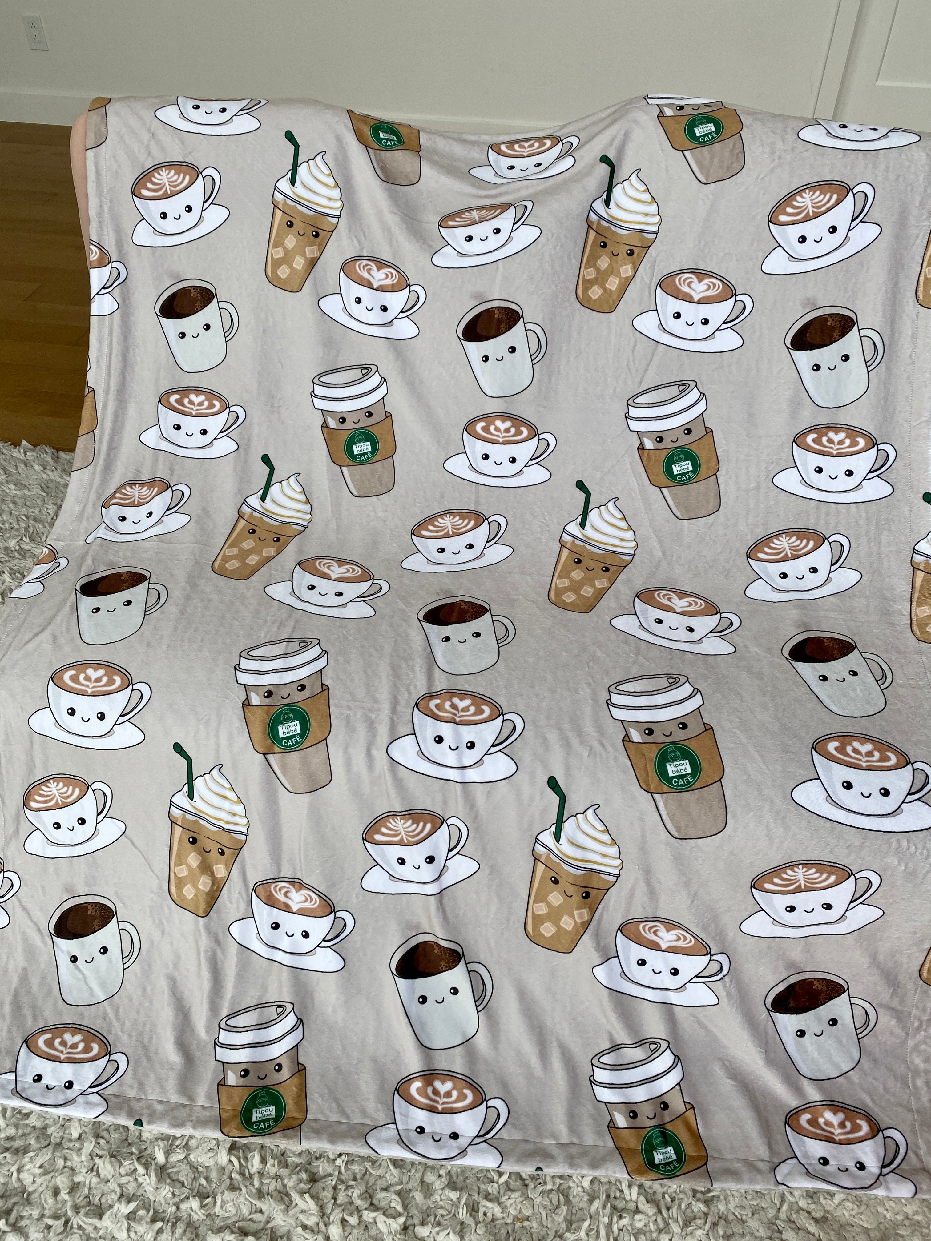 Medium blanket: Tipou Bébé Coffee Shop