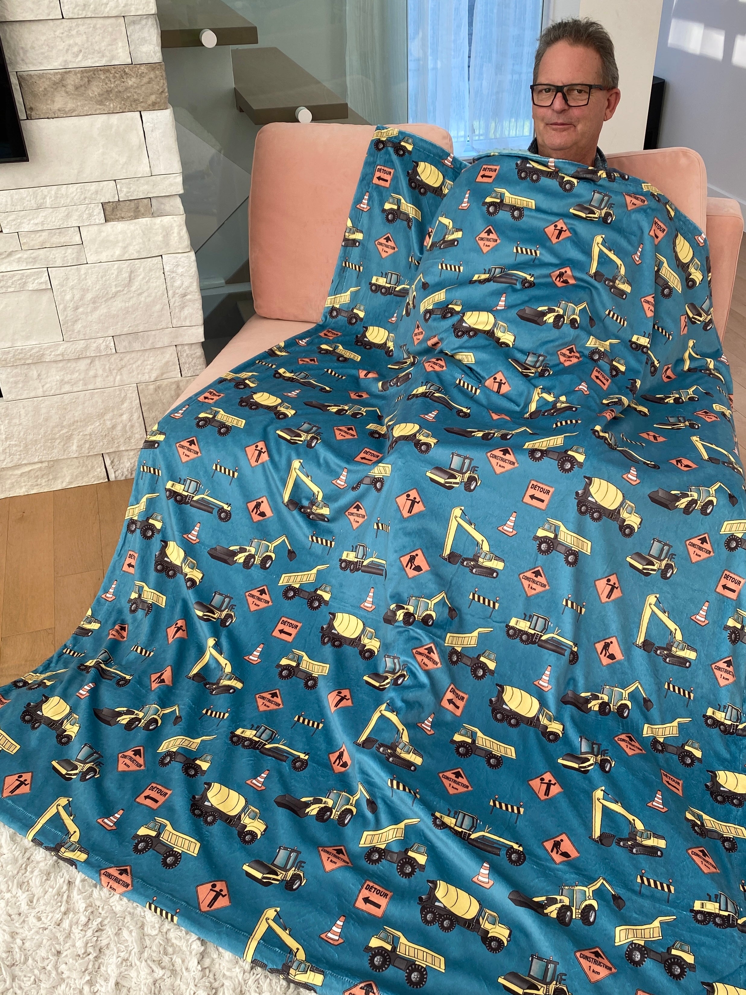 Couverture Géante : Camions de construction (fond bleu sarcelle)