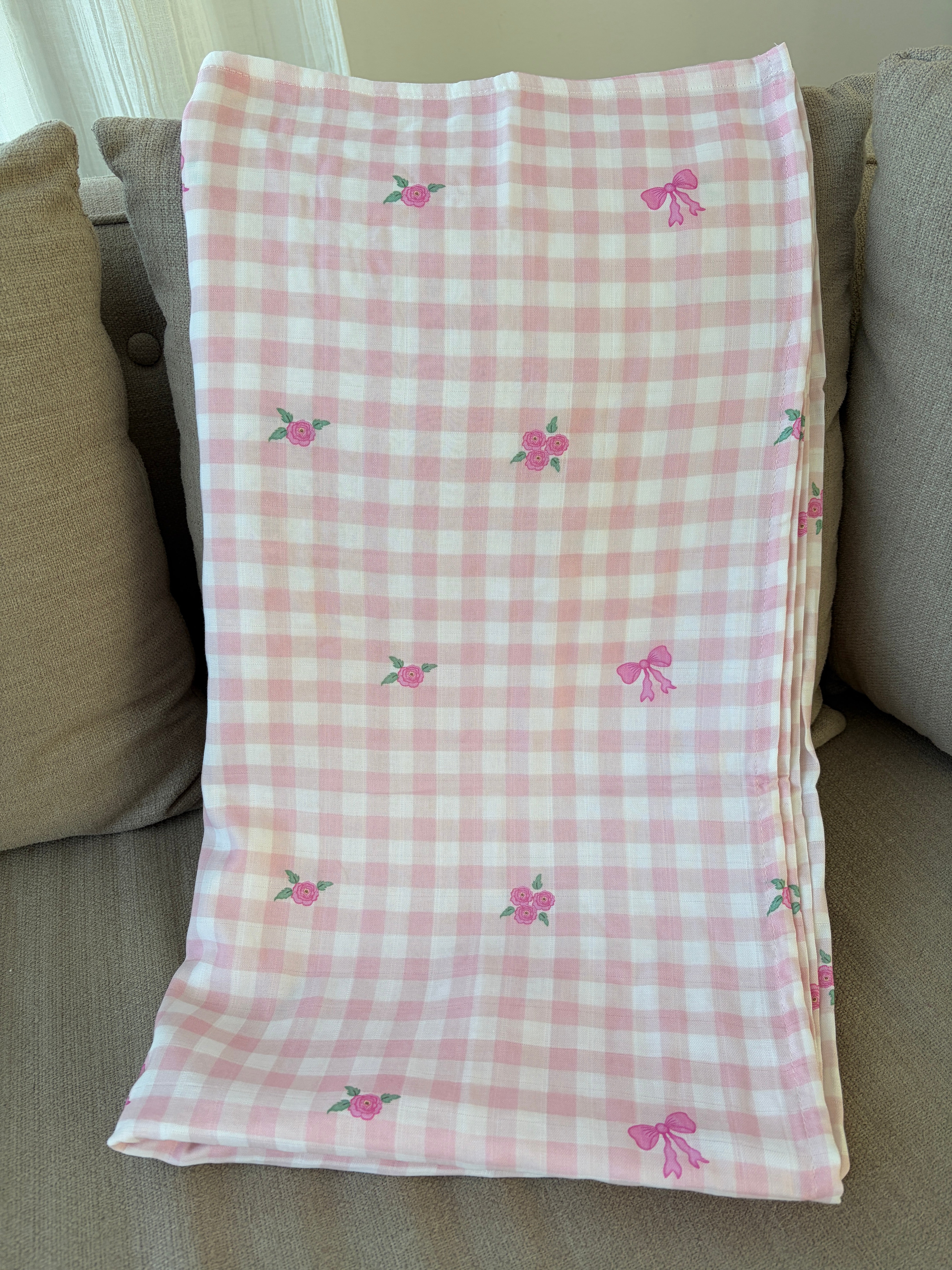 Couverture de mousseline: Motif gingham rose, roses et boucles