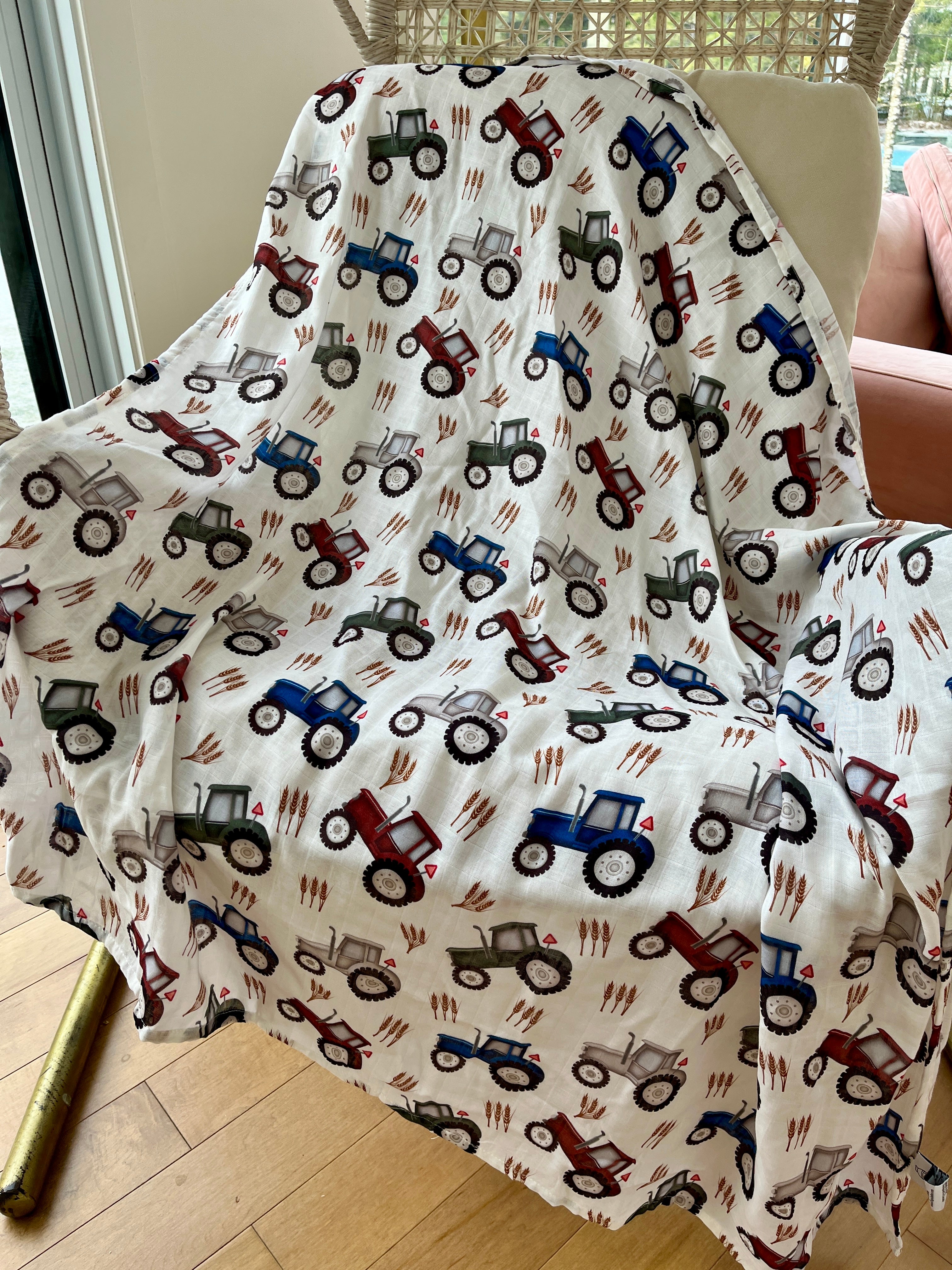 Mussel cover: Farm tractors