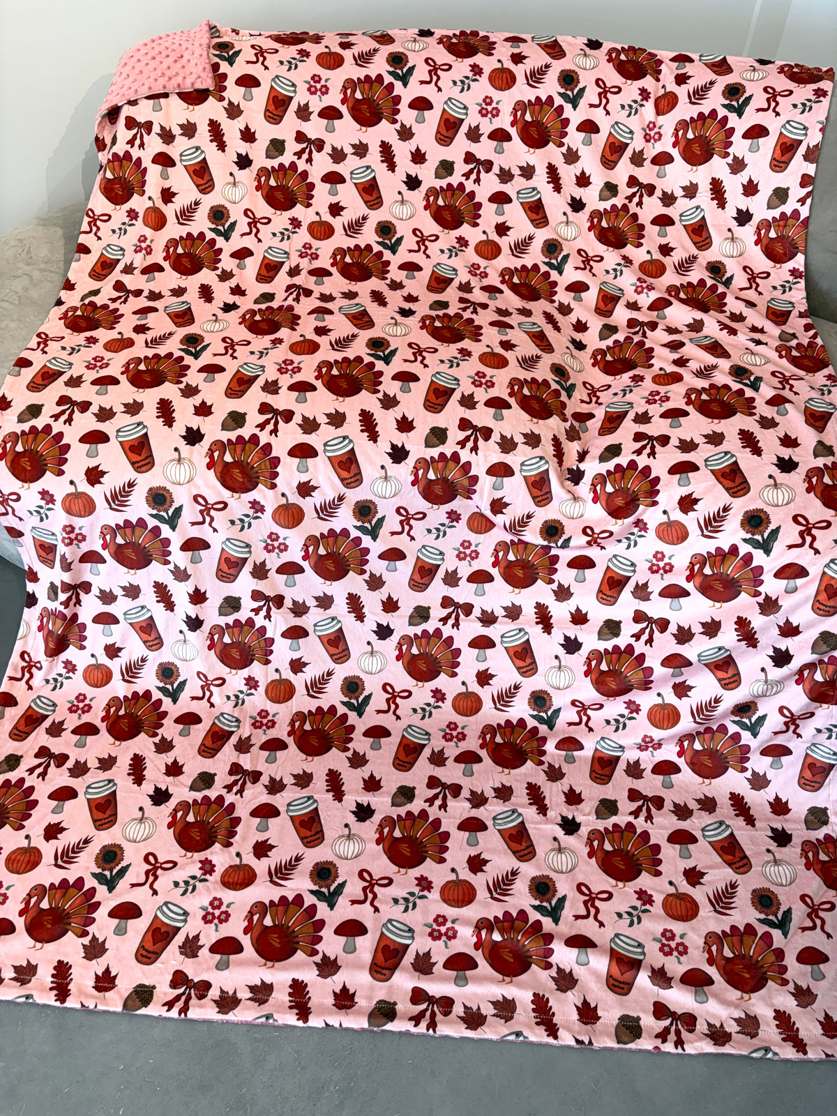 Couverture Géante : Dindons d’automne (fond rose)