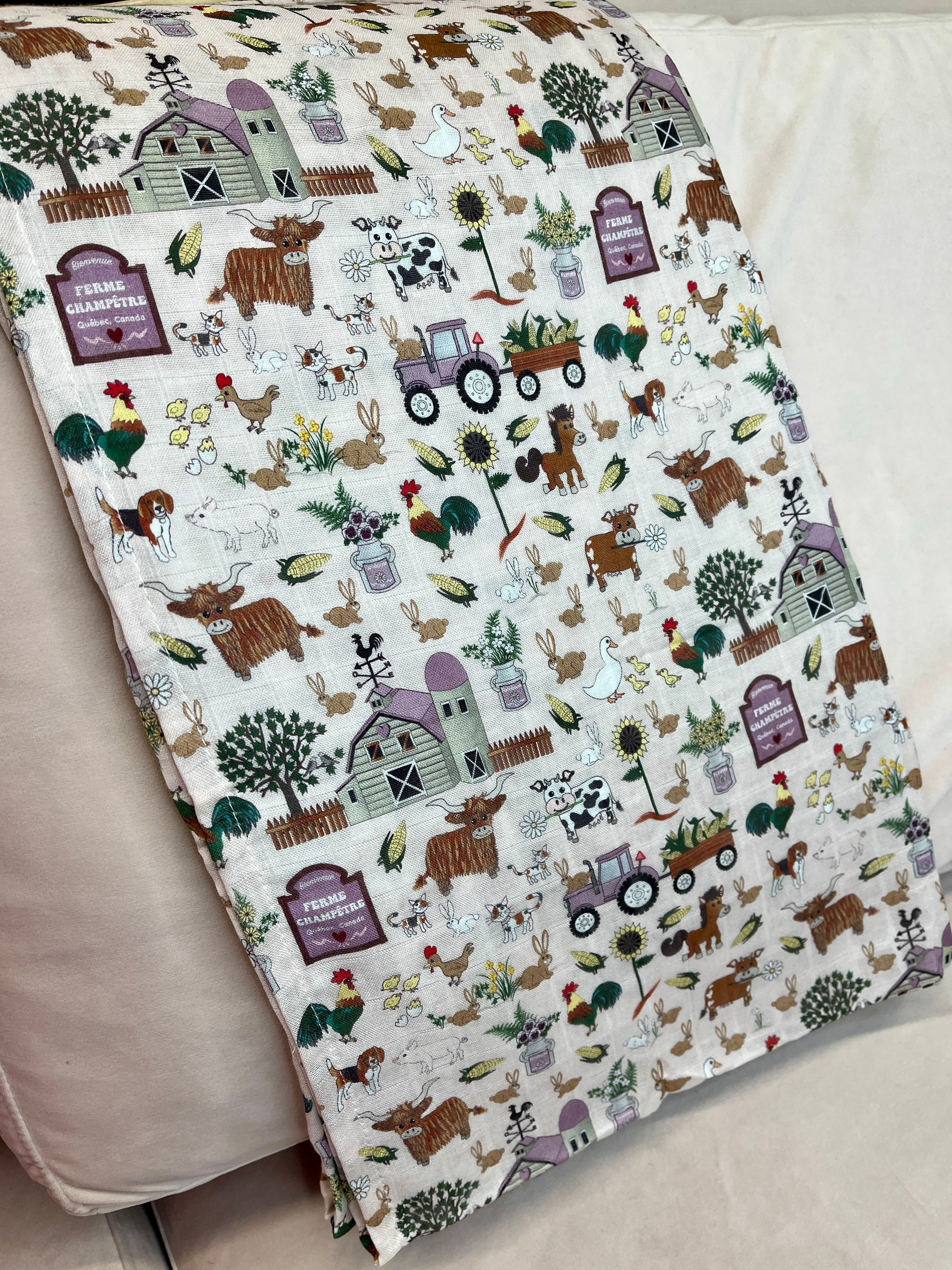 Couverture de mousseline: Ferme champêtre teinte de rose