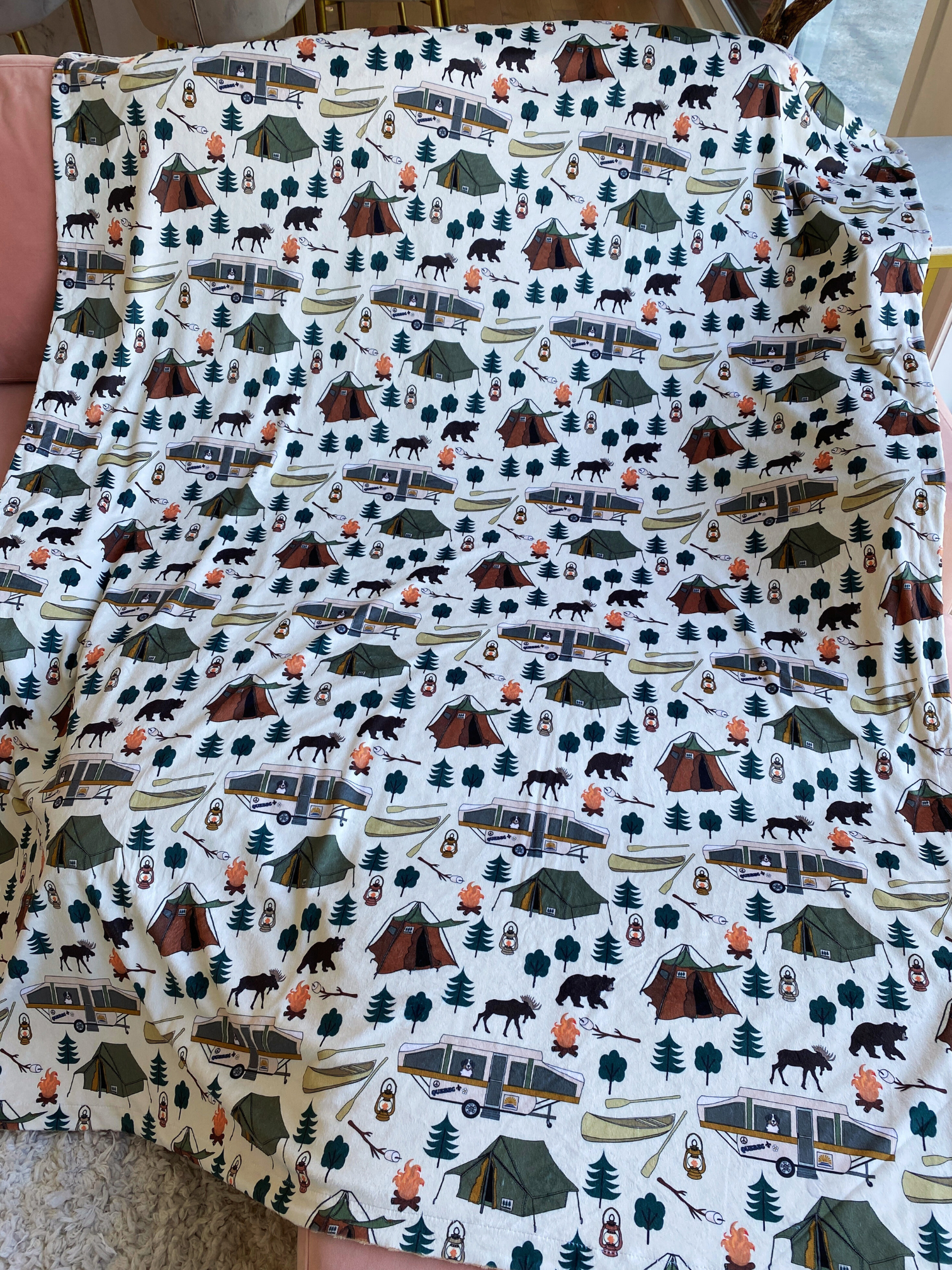 Couverture Géante : Camping sauvage