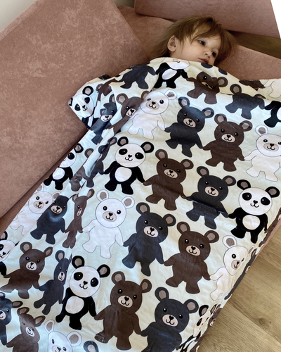 Baby blanket: Let's hold hands (pandas and bears)