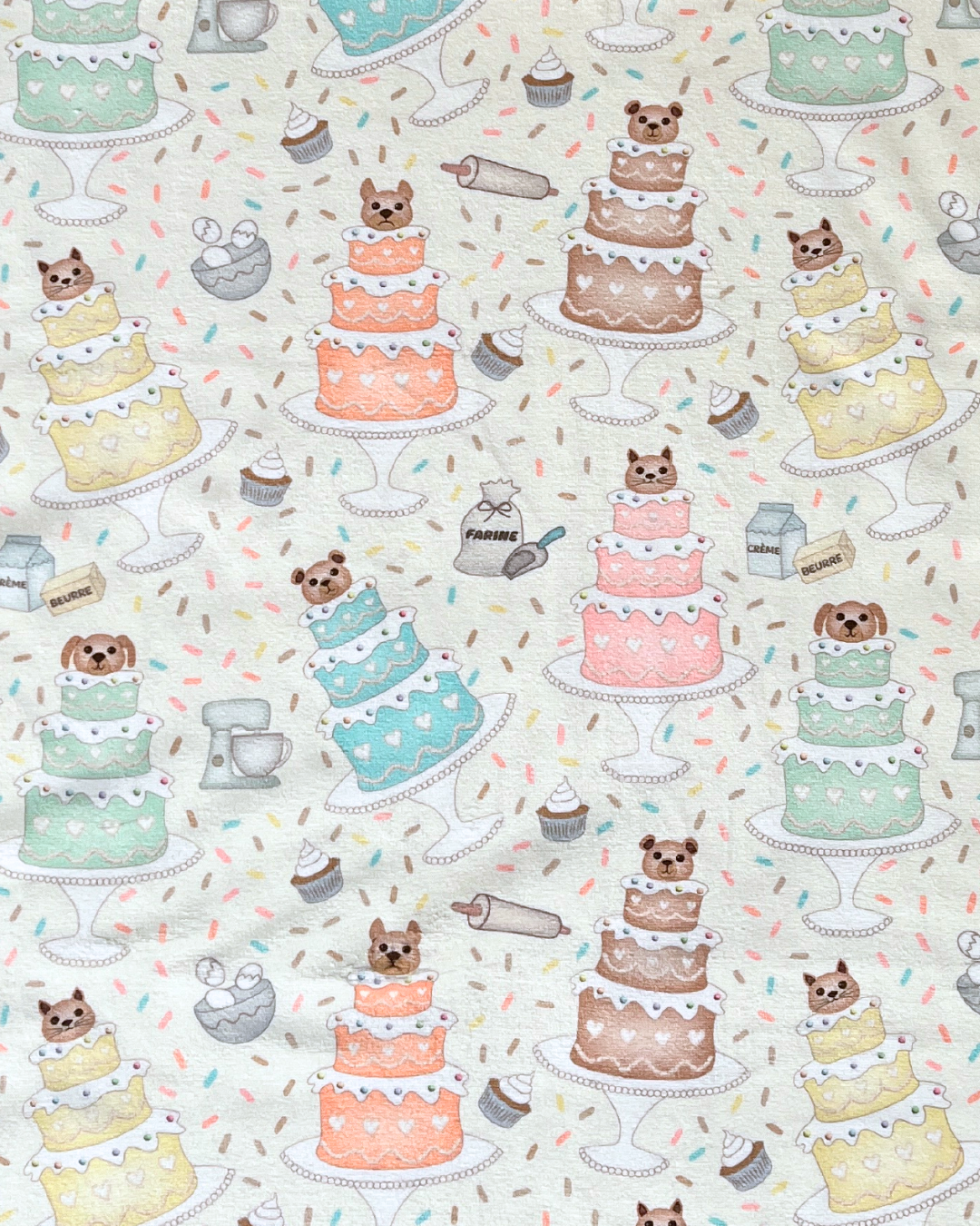 Serviette à capuchon pour bébé (0-18 mois) : Savoureux gâteaux pastel