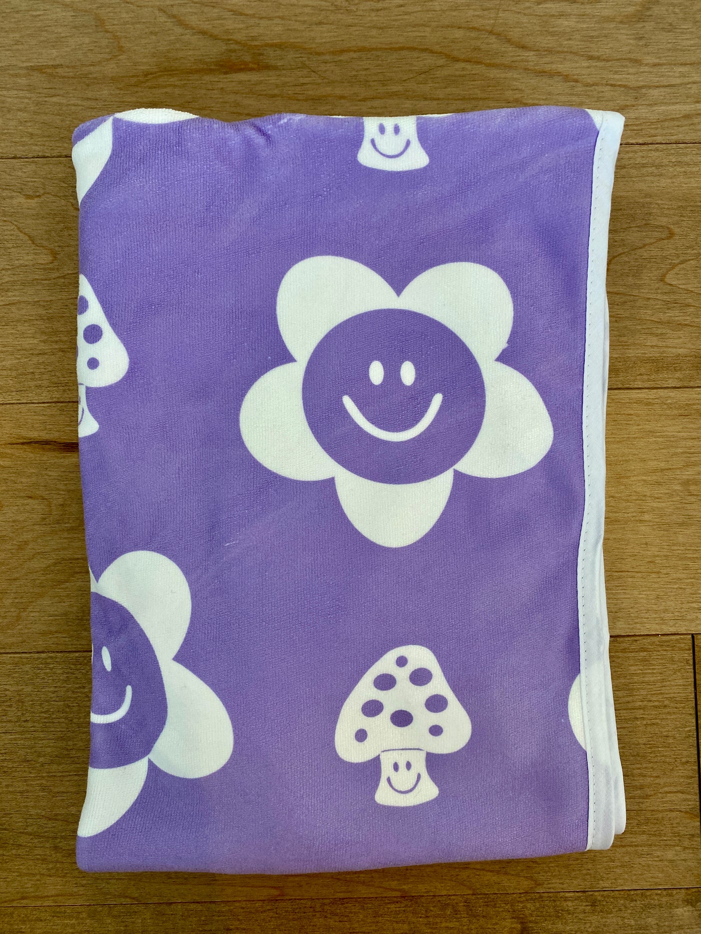 Hooded Kid Towel (18 months to 5 years): Smiling Lilac Flowers