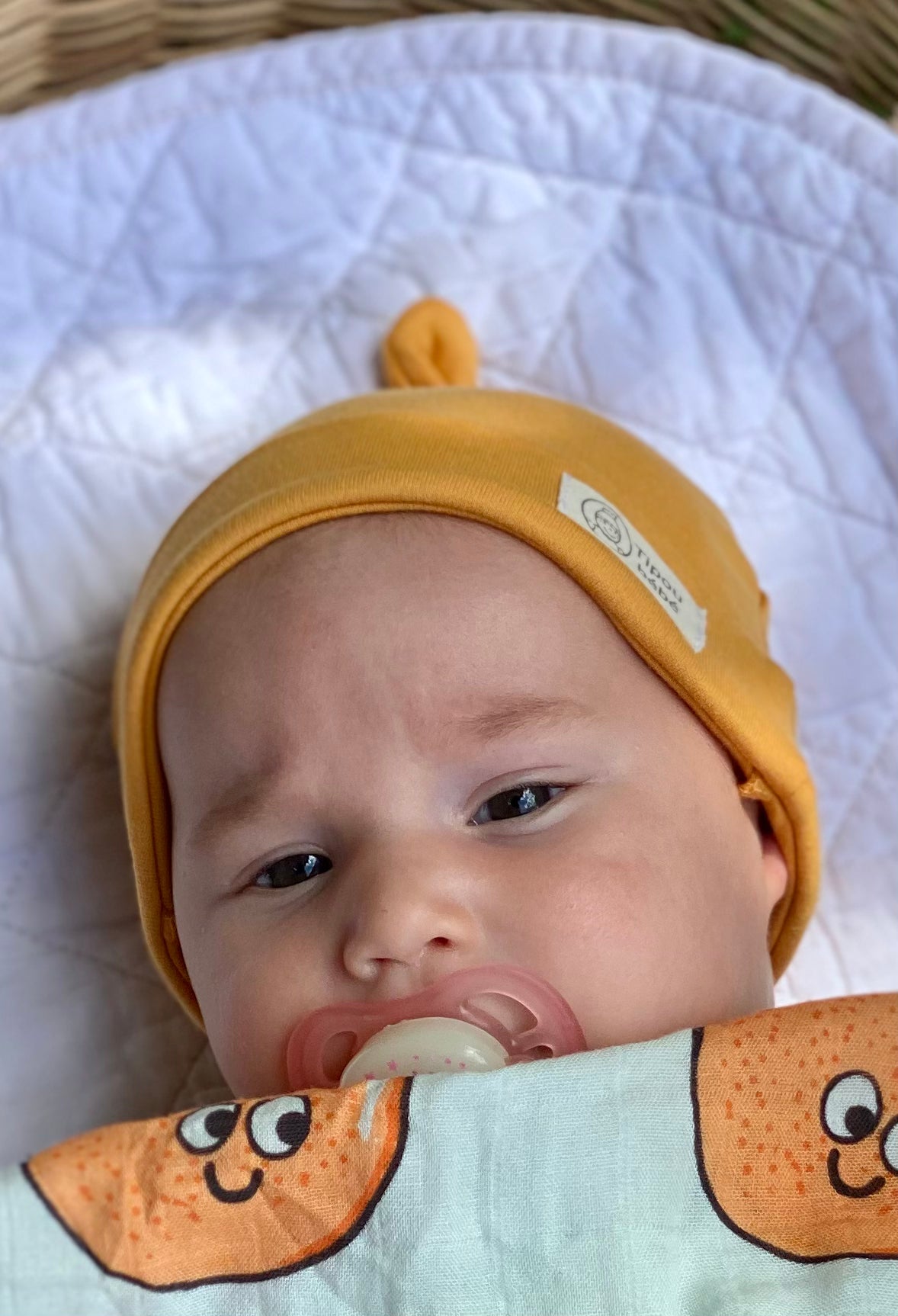 Muslin Swaddle: Smiling Clementine