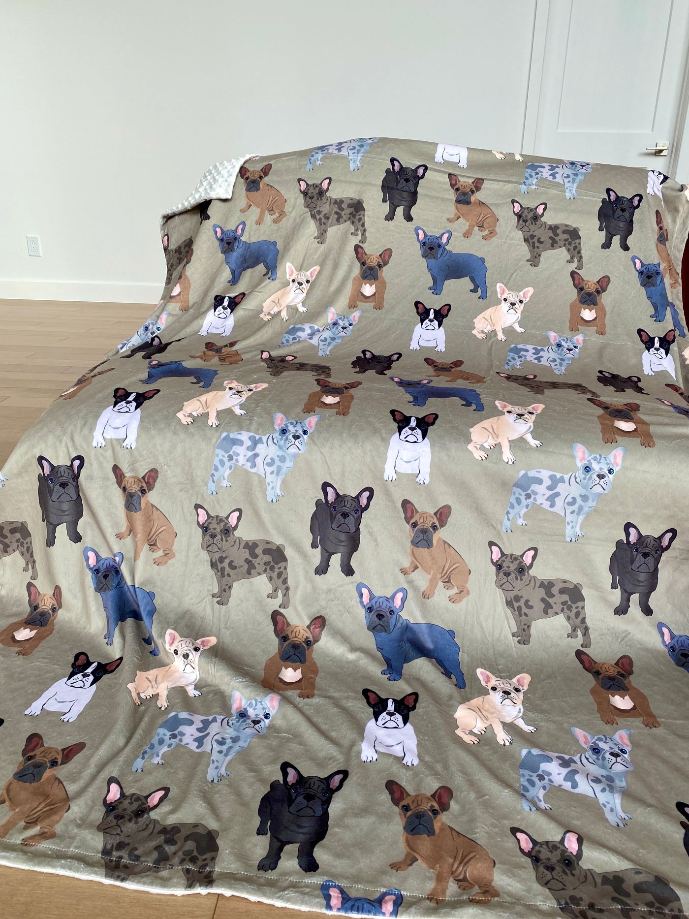Giant blanket: French Bulldog Party (Taupe)