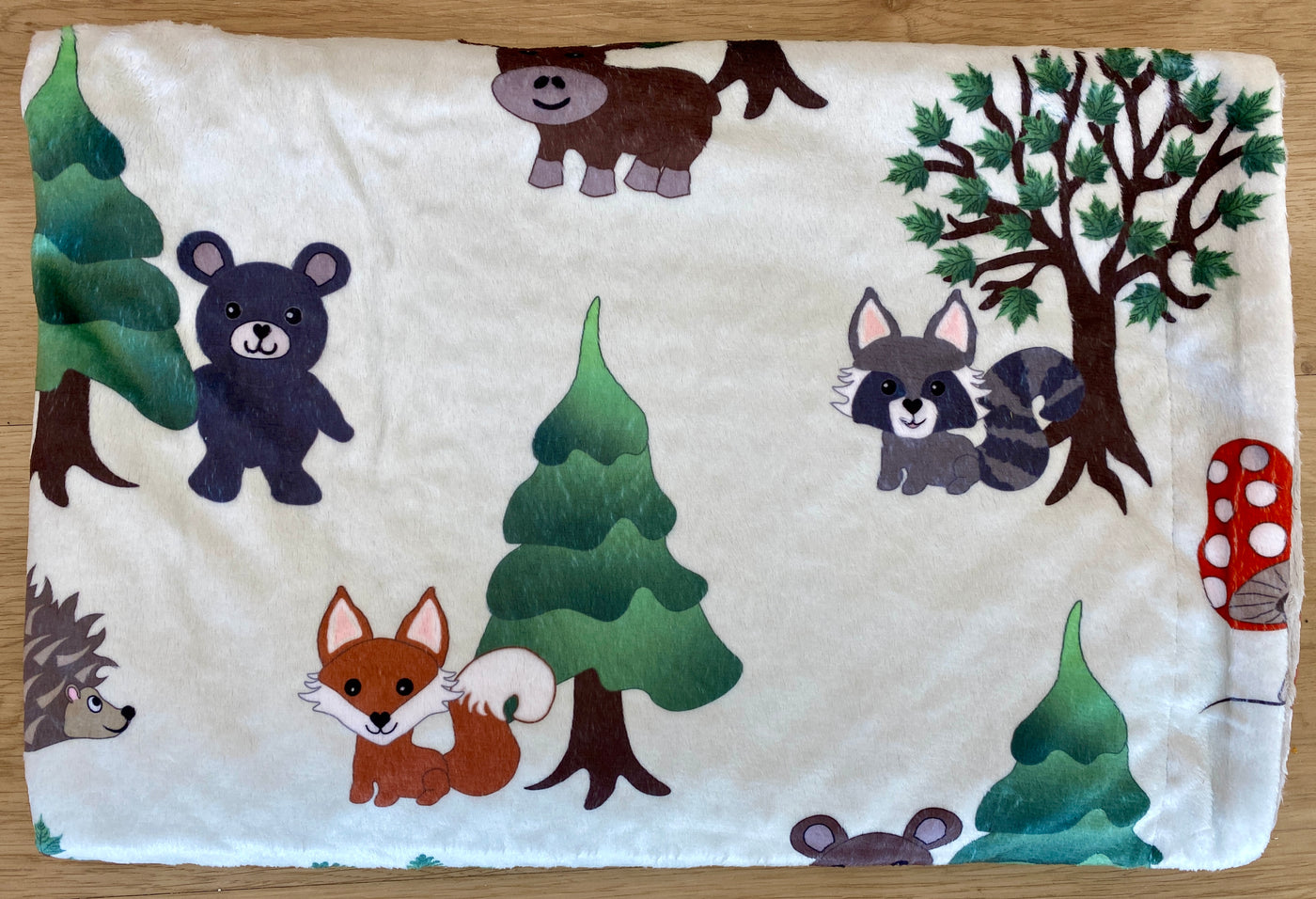 Giant blanket: Forest Animals and Mushrooms